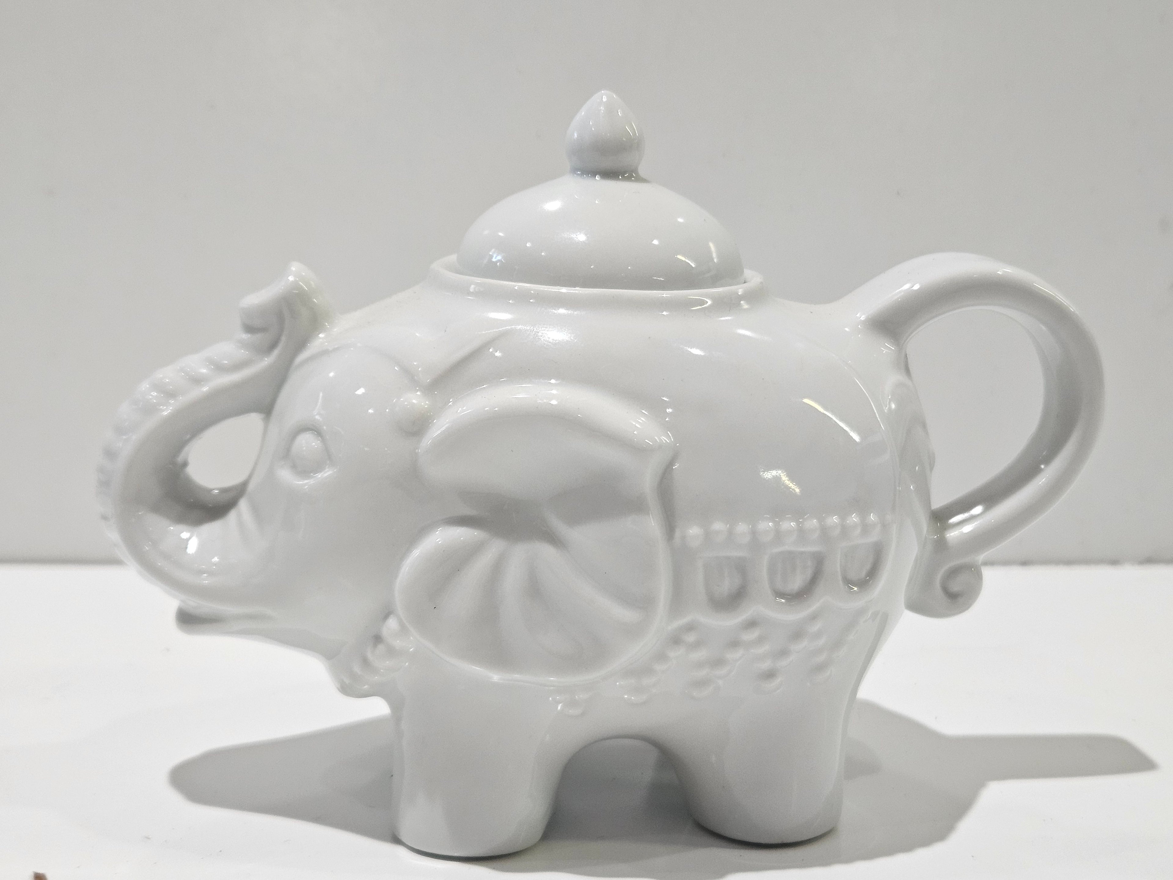 White Ceramic Elephant Teapot Decorative Novelty Tea Pot With Lid Collectible