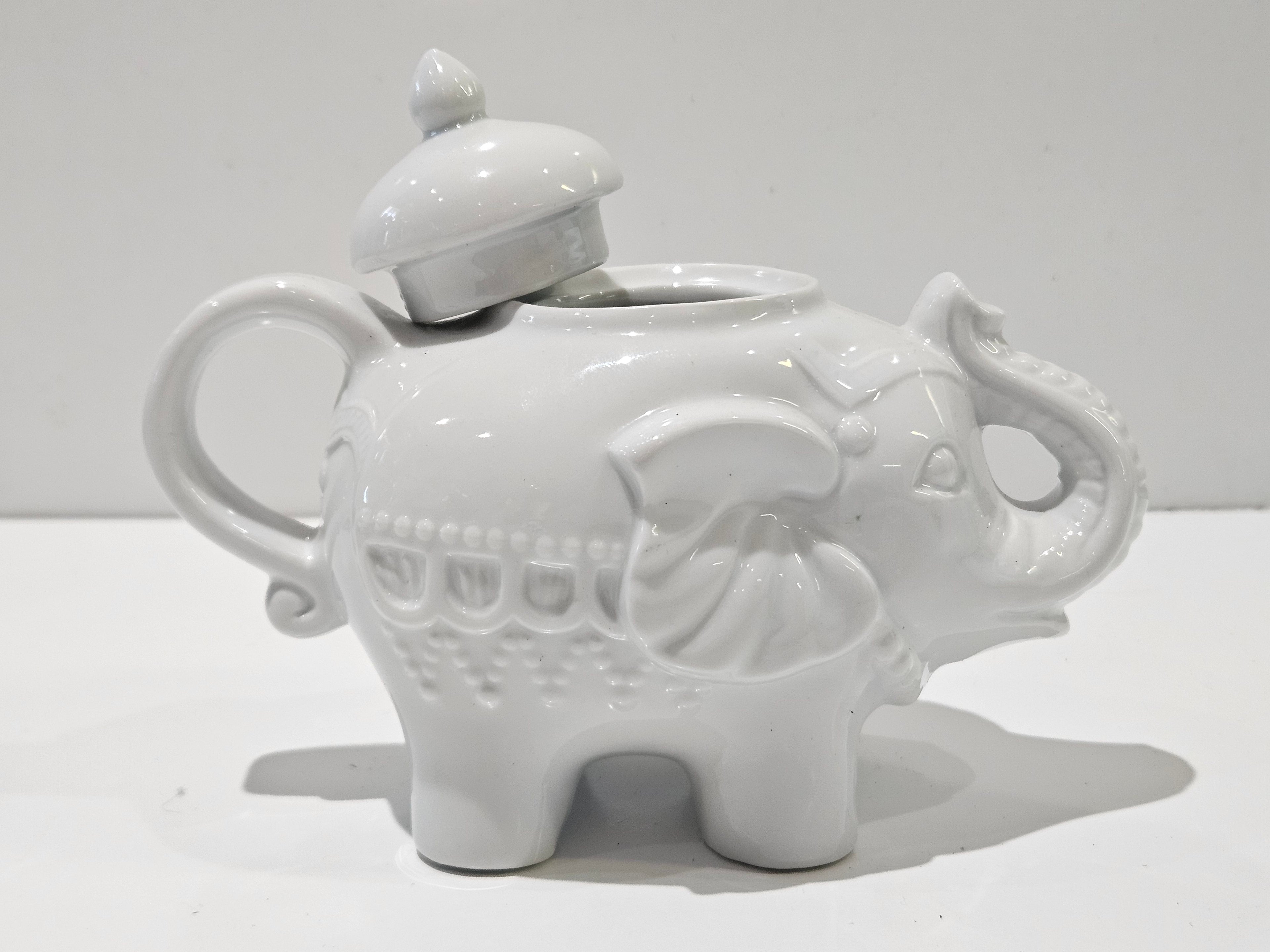 White Ceramic Elephant Teapot Decorative Novelty Tea Pot With Lid Collectible