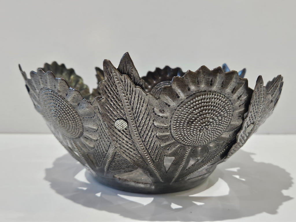Vintage Omscarlouiste Haitian Hand Hammered Metal Sunflower Fruit Centerpiece Bowl