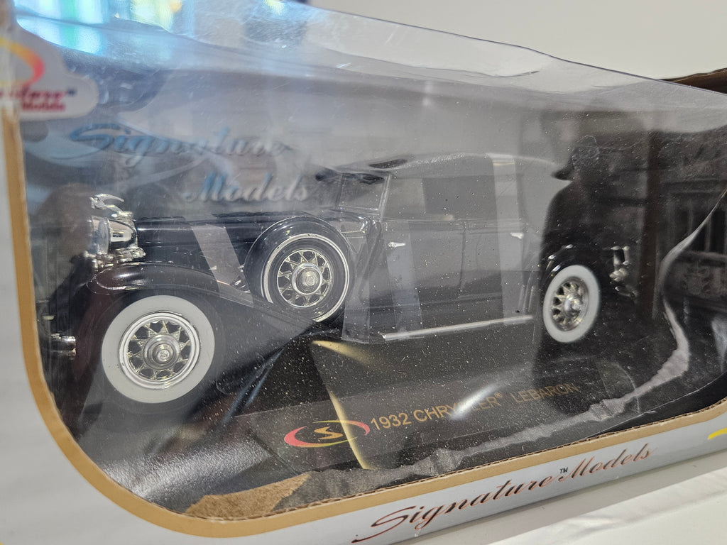 Vintage Signature Models 1932 Chrysler LeBaron 1:32 Diecast Car Black Boxed