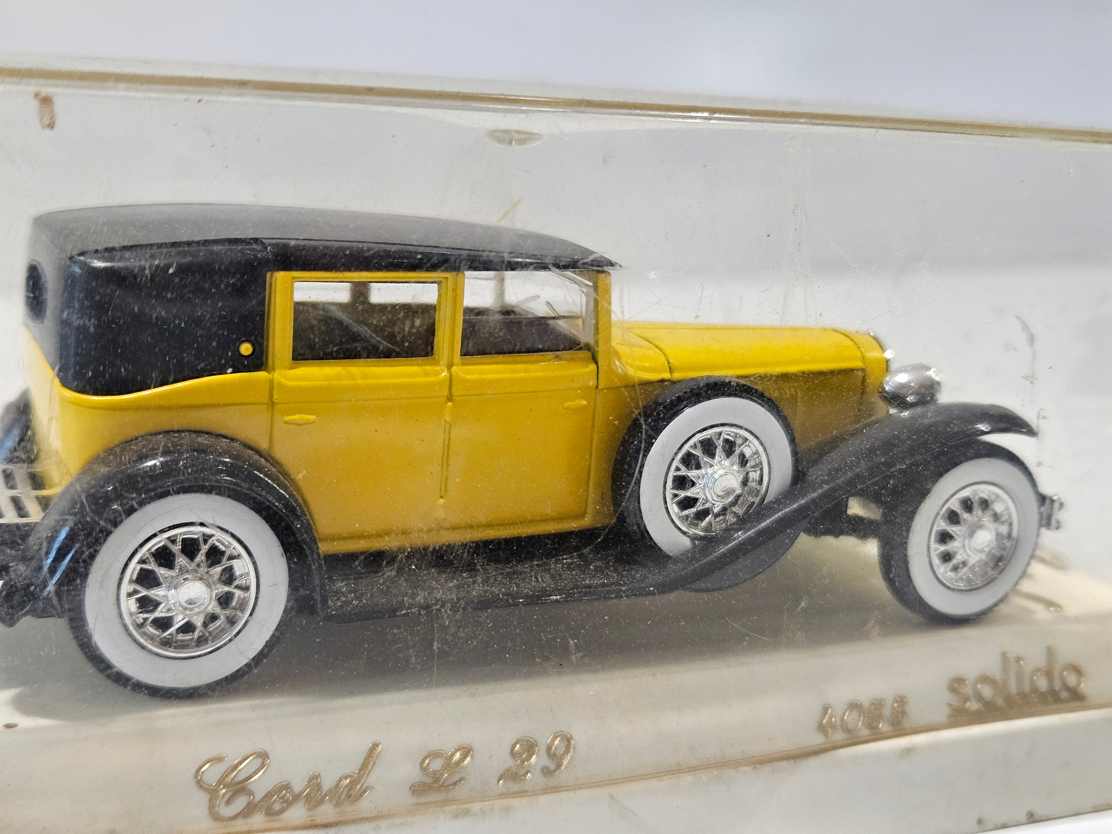 Vintage Solido Age D'Or Cord L-29 Diecast Model Car No. 4018 Yellow & Black Display Case
