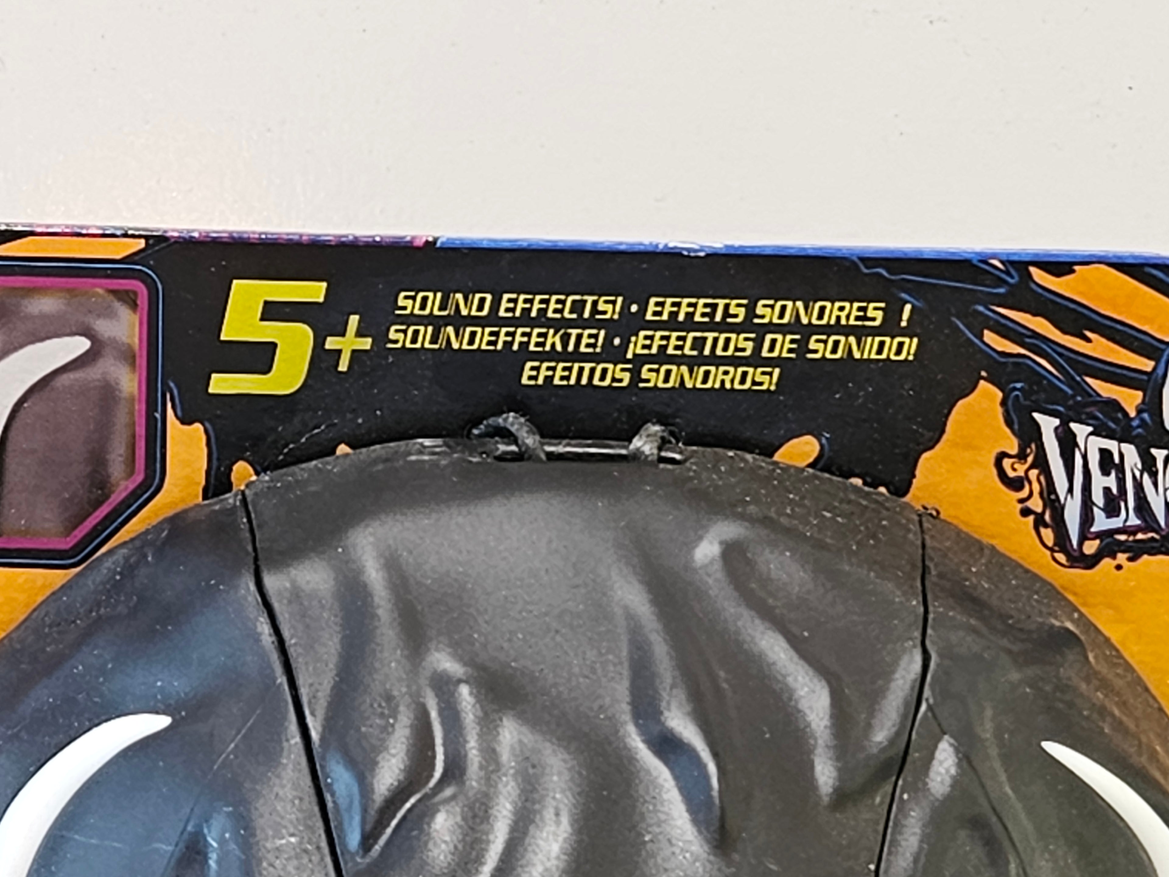 Marvel Spider-Man Venom Versus Glow In The Dark Sound Effects Mask Hasbro G1828
