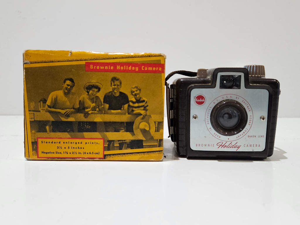 Vintage Kodak Brownie Holiday Camera With Original Box Dakon Lens 127 Film USA