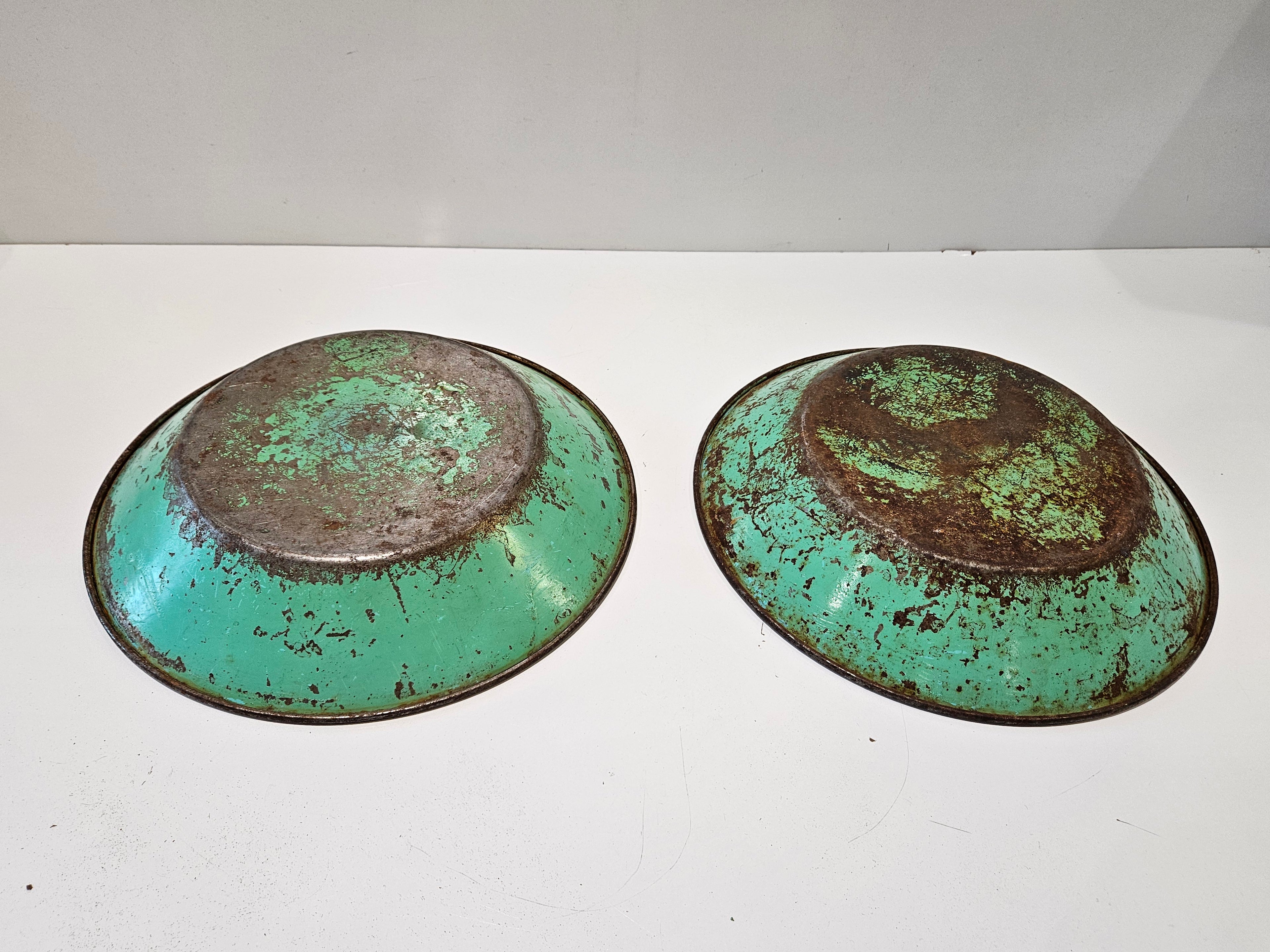 Vintage Turquoise Enamel Graniteware Wash Basin Primitive Farmhouse Rustic Bowl