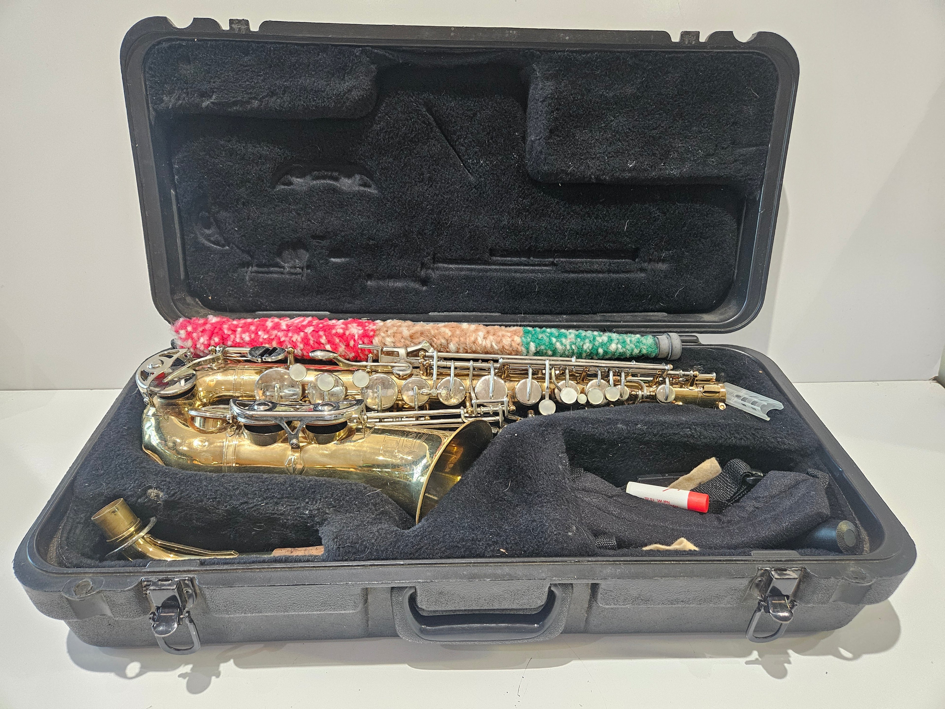 Bundy II Alto Saxophone By Selmer USA With Hard Case Student Band Instrument