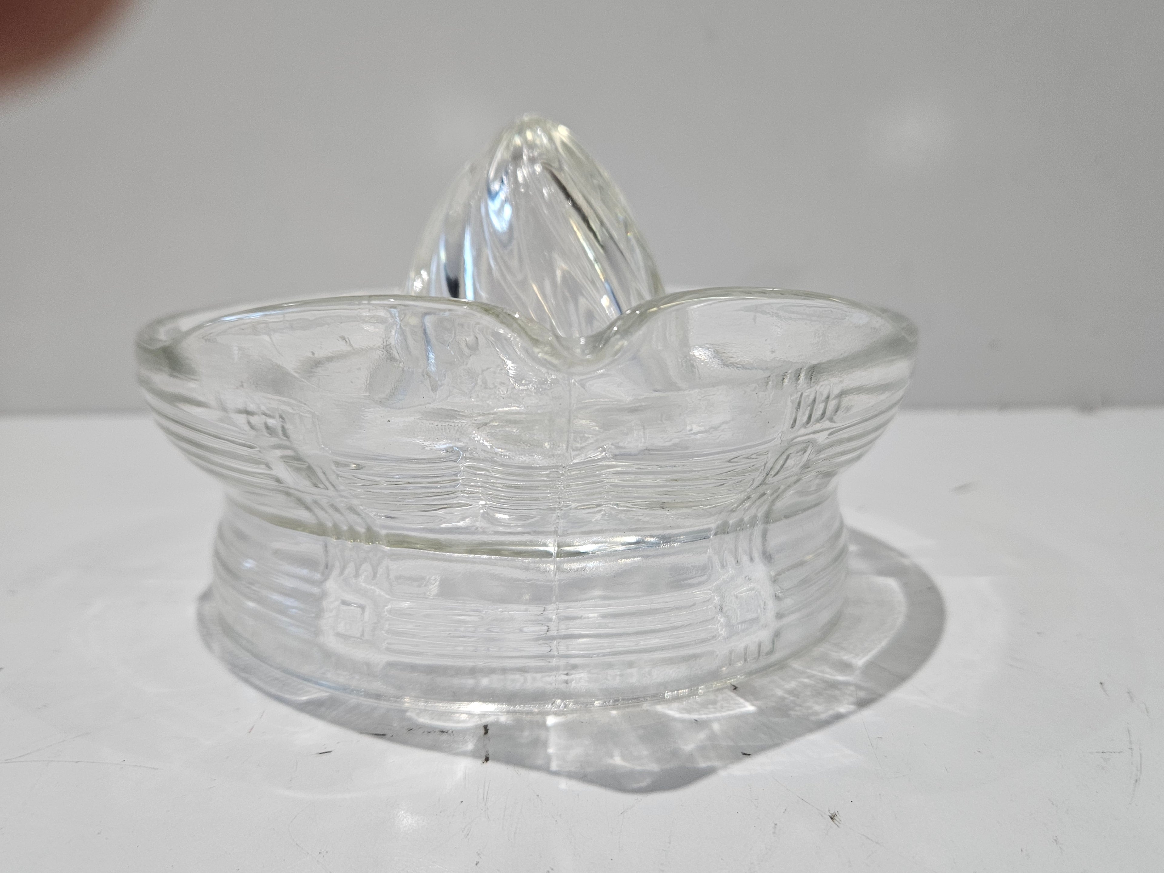 Vintage Clear Glass Manual Citrus Juicer Reamer Depression Style Lemon Lime Squeezer