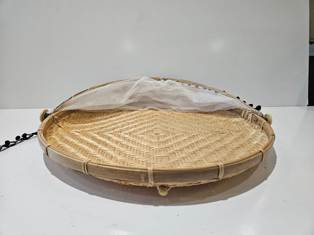 Round Bamboo Woven Food Serving Tray With Mesh Cover Foldable Picnic Basket Dome
