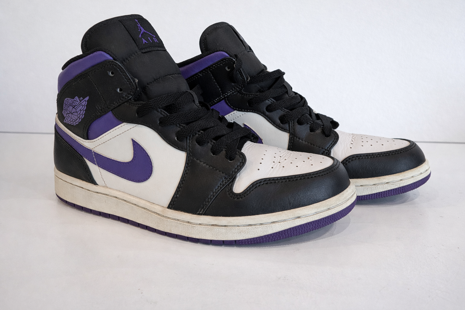 Nike Air Jordan 1 Mid Black White Purple Mens Size 10 Retro Basketball Shoes