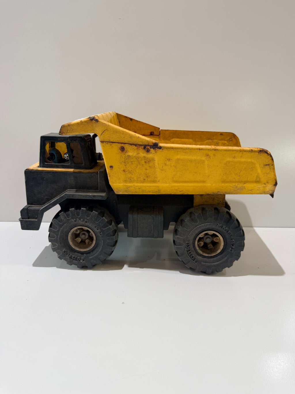 Vintage Tonka Mighty Dump Truck Yellow Steel Construction Toy Classic USA