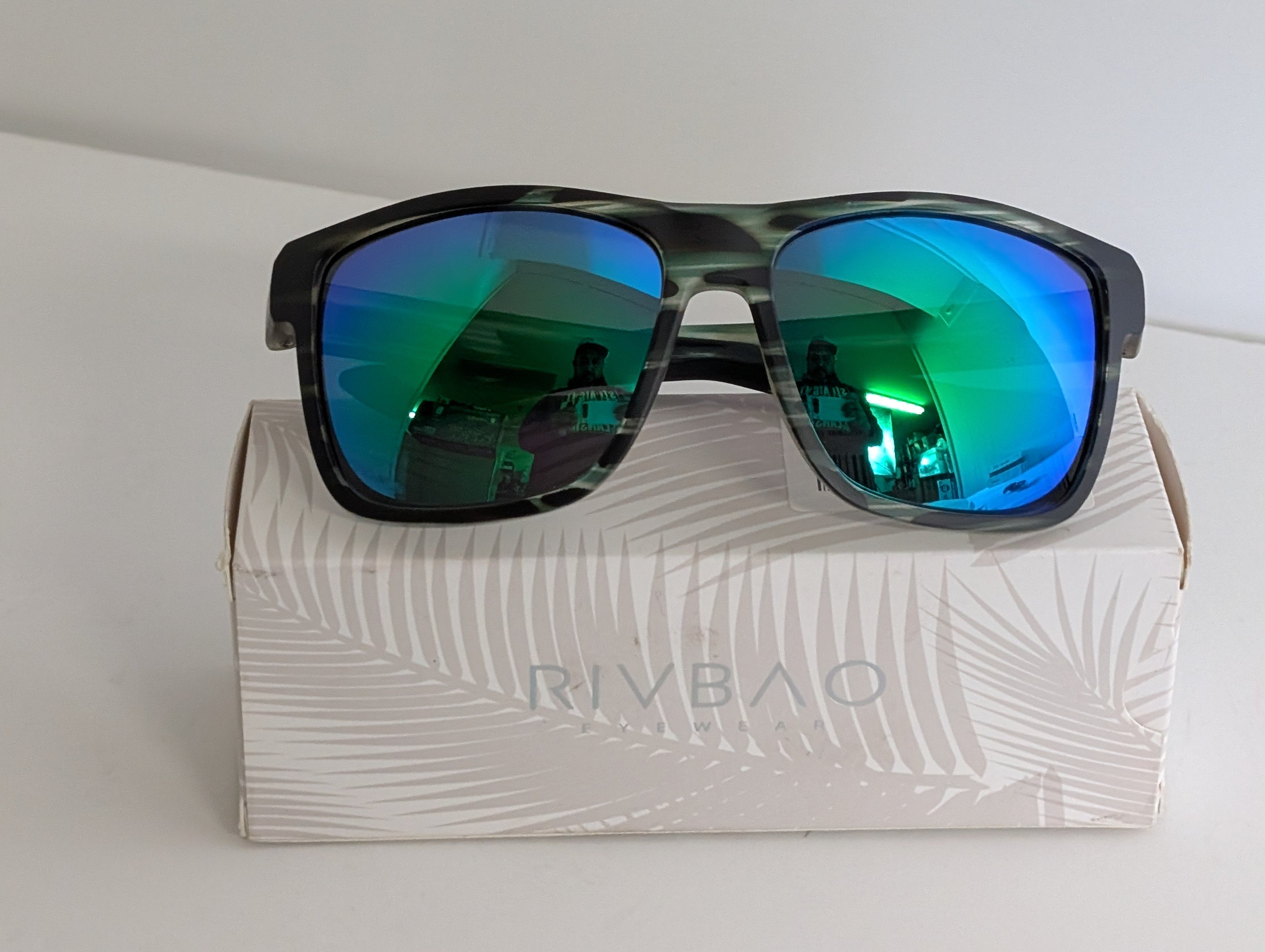 RIVBAO Polarized Mirrored Green Lens Sunglasses Matte Camo Frame with Box