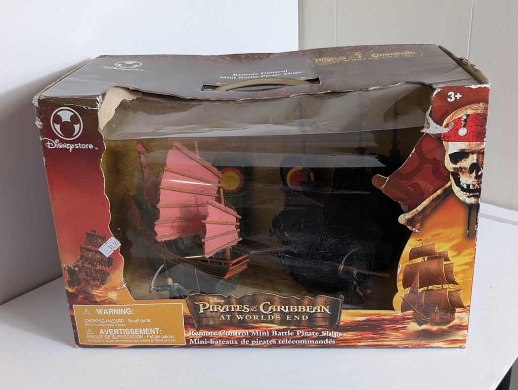 Disneys Pirates Of The Caribbean At World’s End RC Mini Battle Pirate Ships