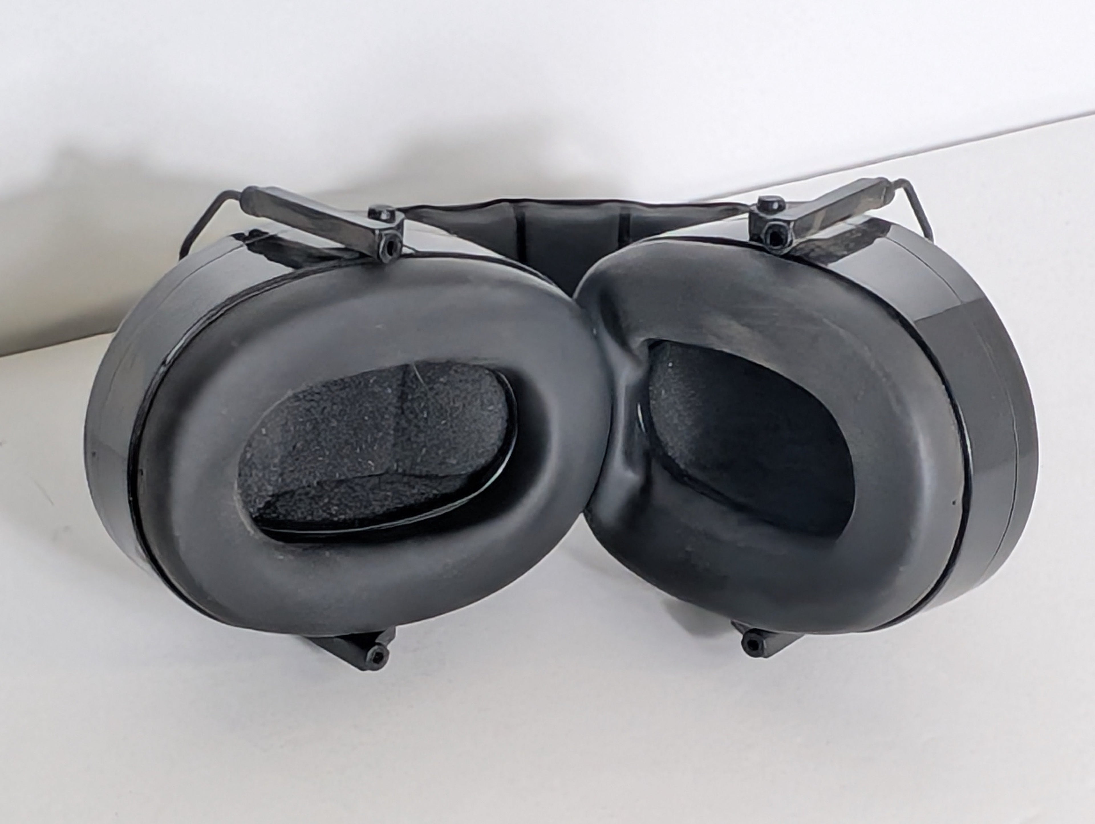 Winchester Black Shooting Range Hearing Protection Ear Muffs Noise Reduction