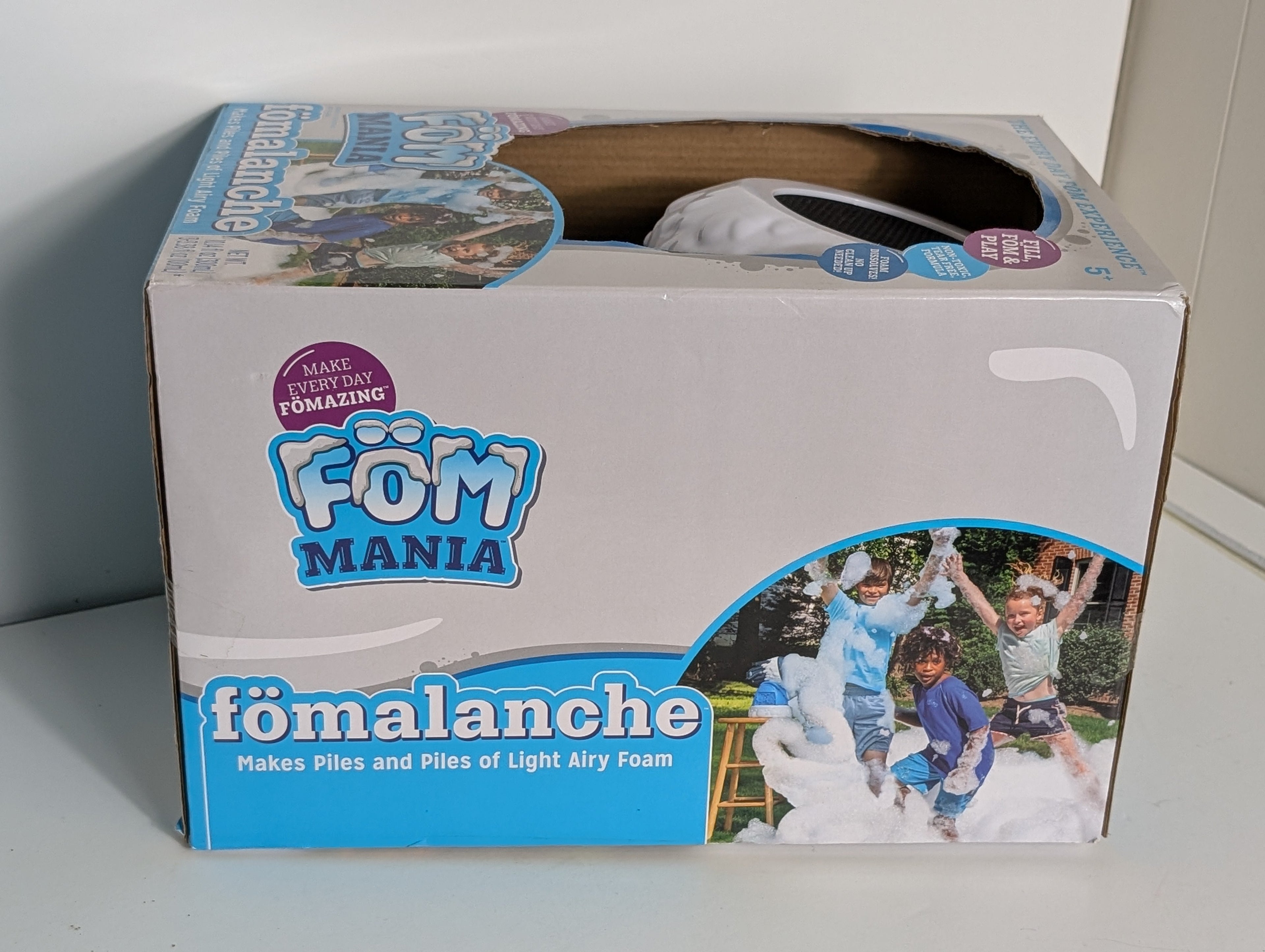 Föm Mania Fömalanche Foam Machine Outdoor Play Toy with Non-Toxic Refill Formula