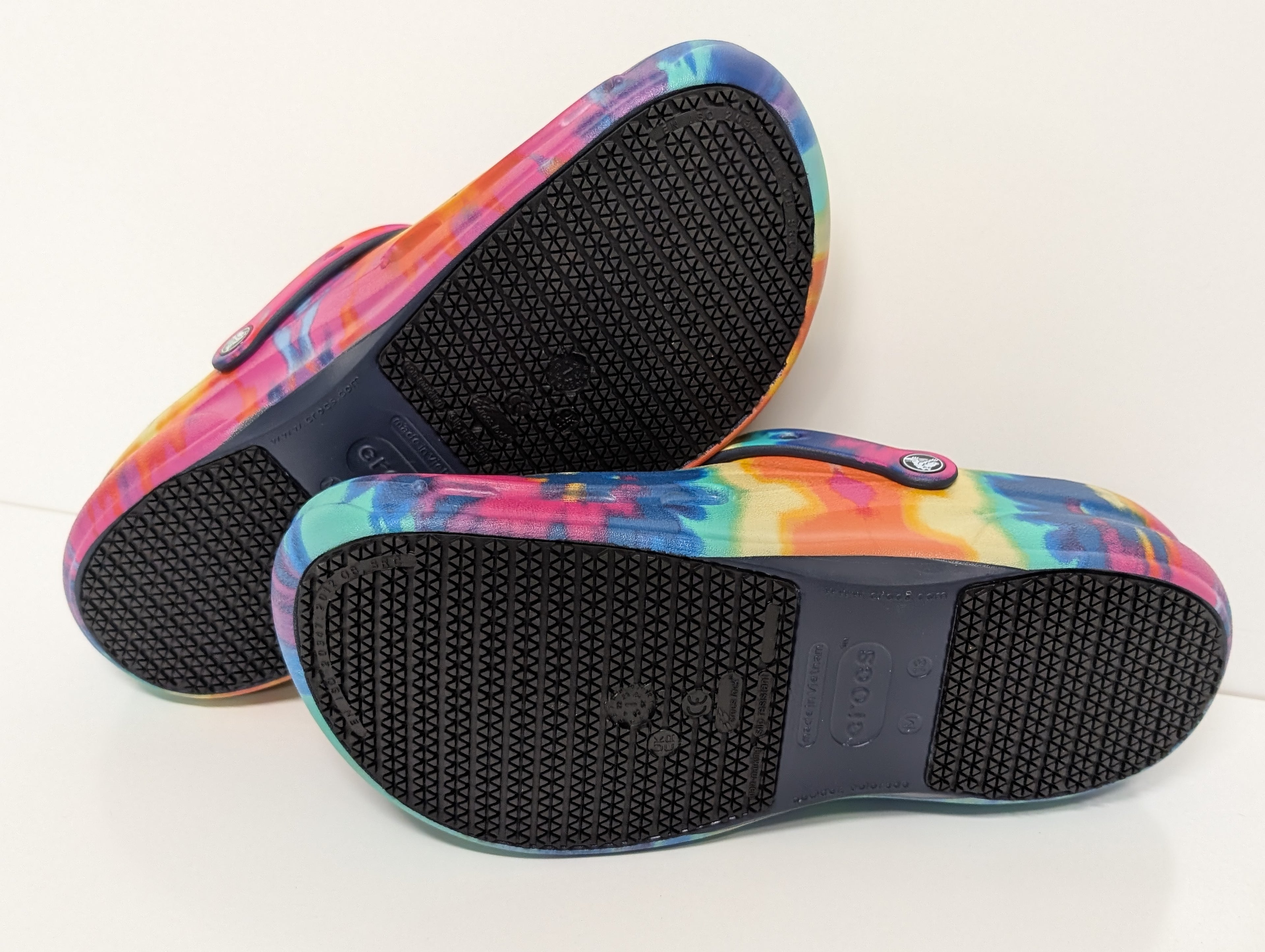 Crocs Bistro Graphic Clog Unisex Tie-Dye Slip Resistant Work Shoes (New, Size M13)