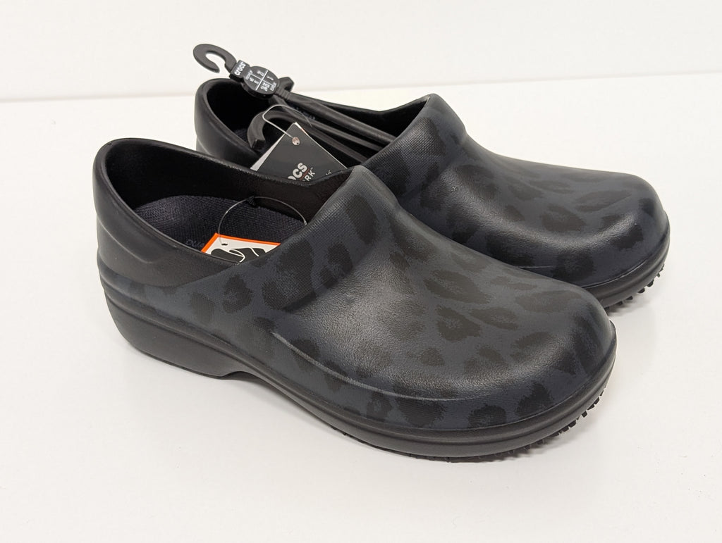 Crocs Neria Pro II Graphic Clog Women’s Size 5 – Black Leopard Print (New)