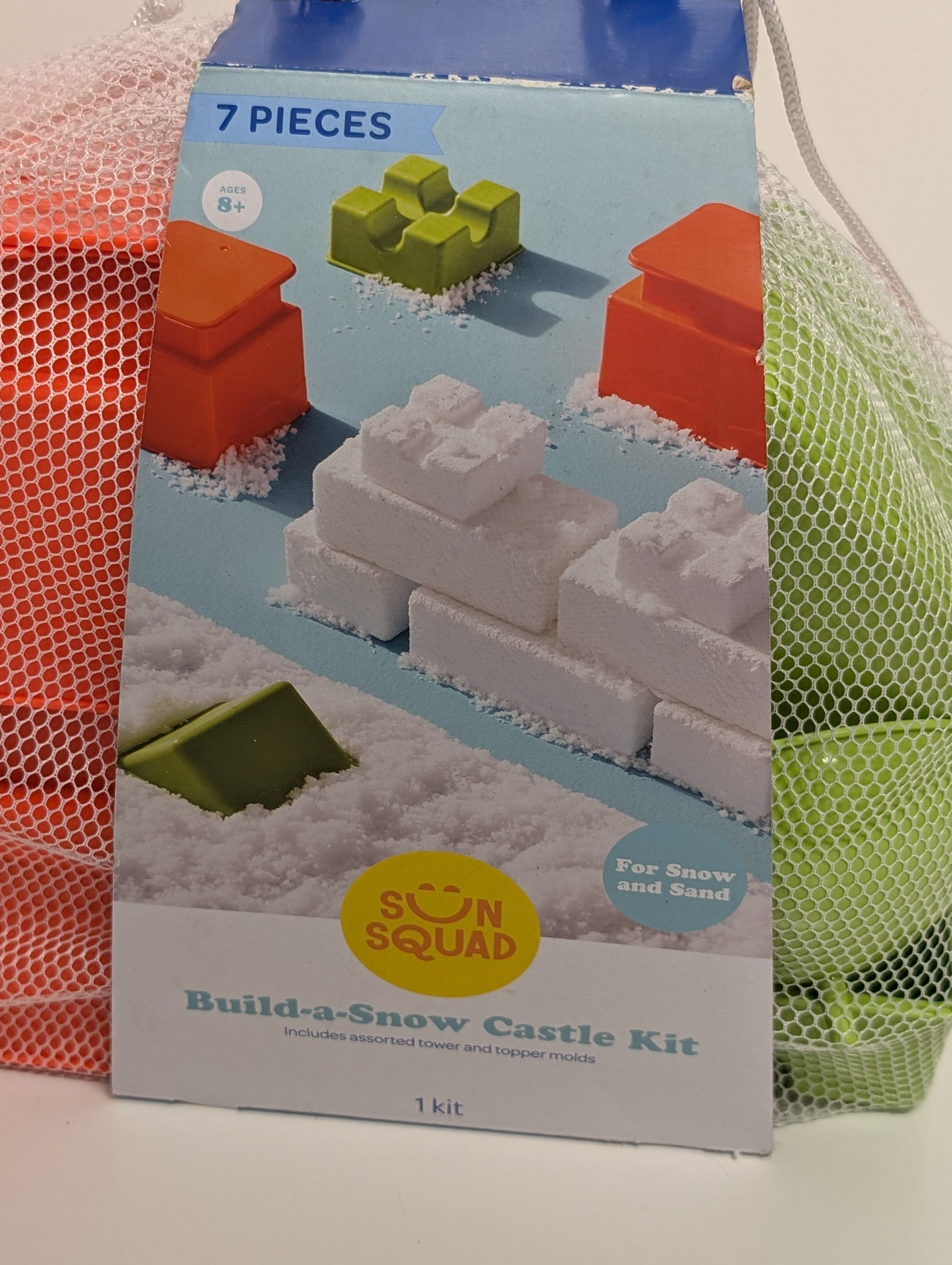 Sun Squad Build-a-Snow Castle Kit 7-Piece Mold Set (New, For Snow or Sand)