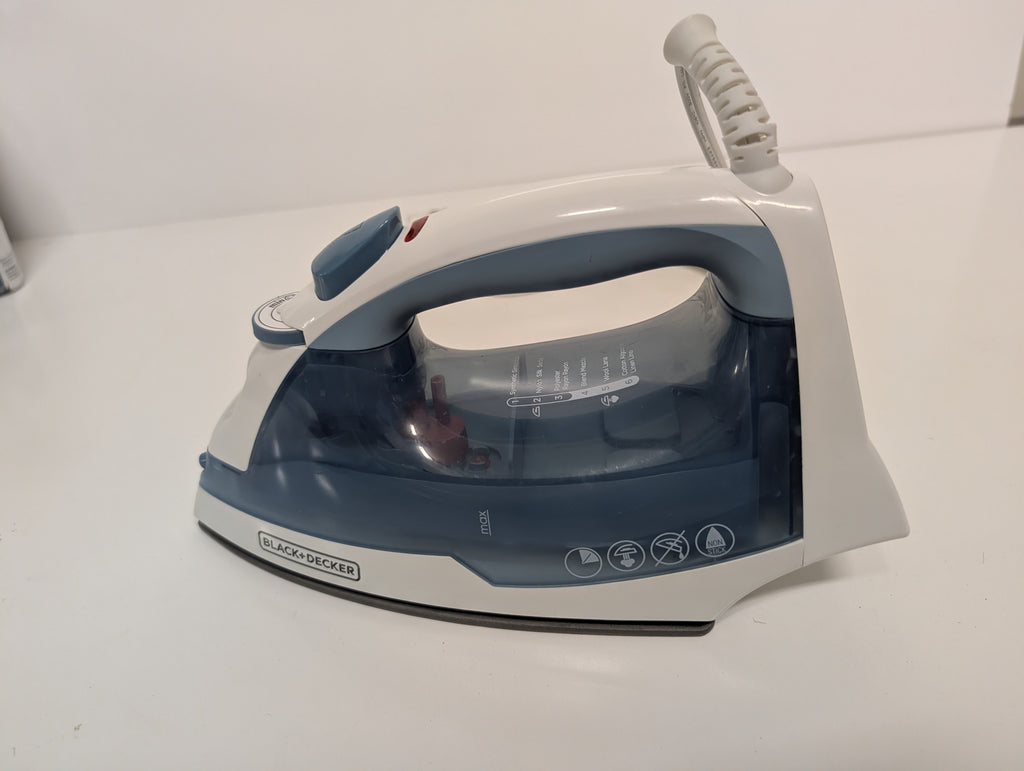 Black+Decker Easy Steam Nonstick Iron with SmartSteam Technology (Light Blue, Tested)