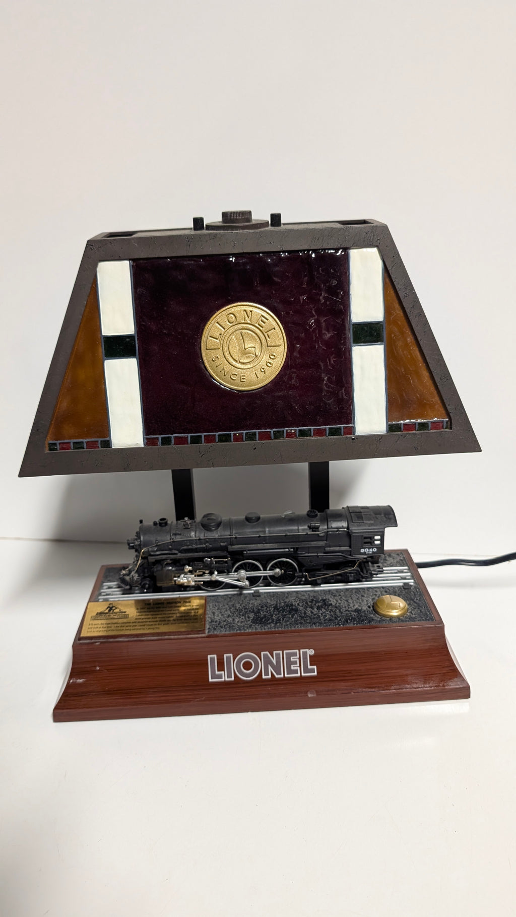 Vintage Lionel Hudson 700E Steam Locomotive Stained Glass Desk Lamp Display