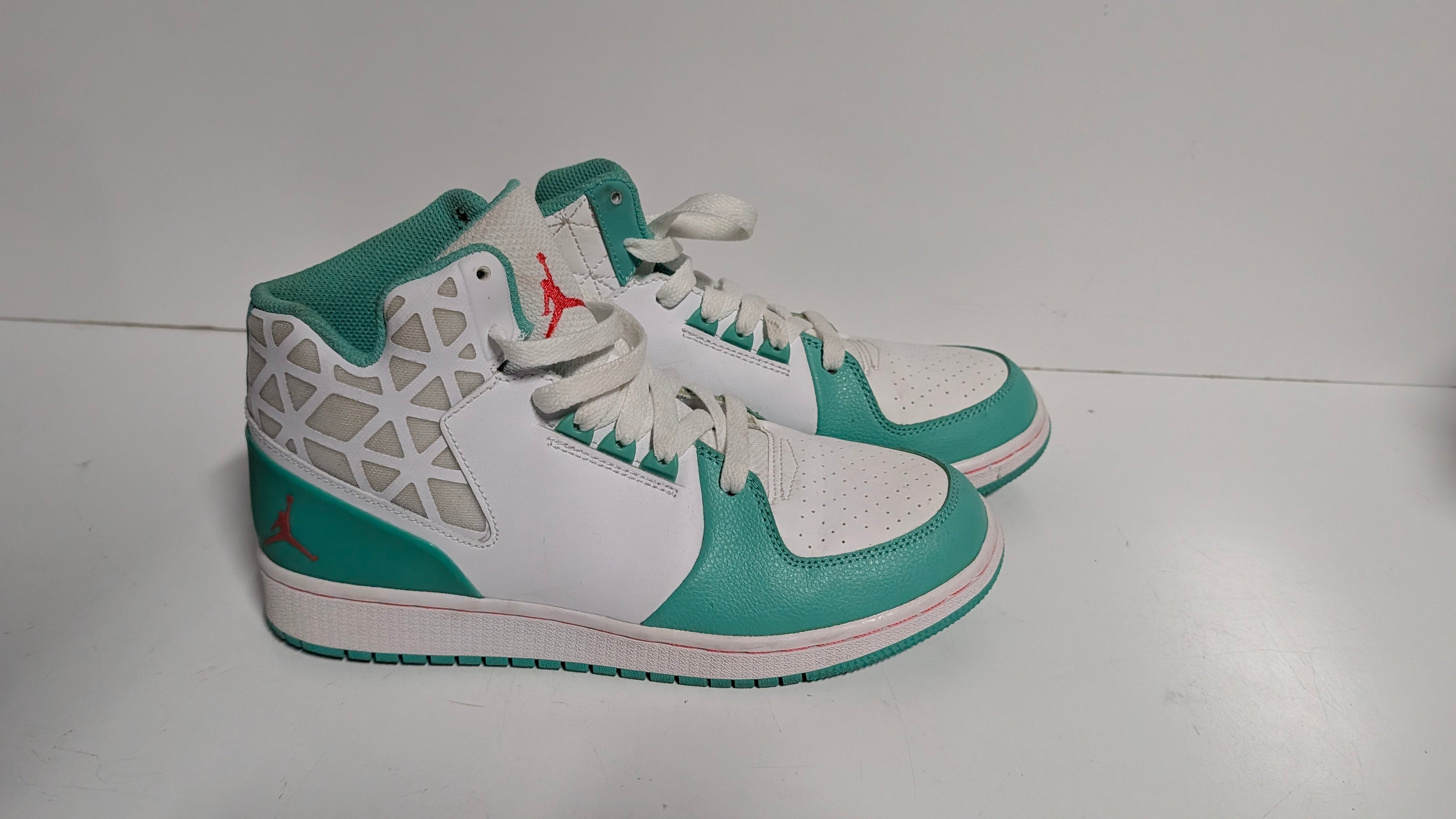 Nike Air Jordan 1 Mid Teal White Youth Sneakers Size 6.5Y Collectible Retro