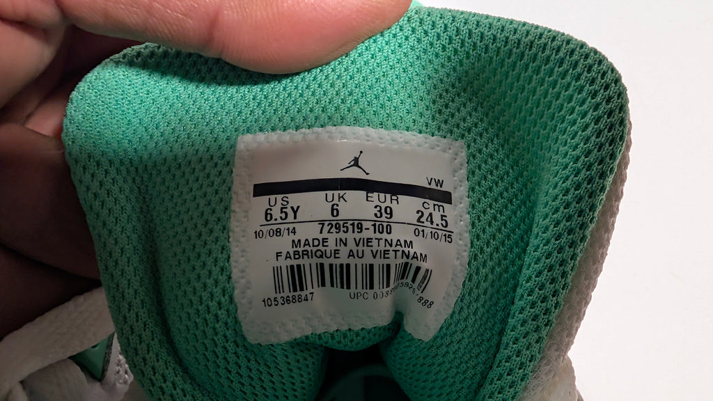 Nike Air Jordan 1 Mid Teal White Youth Sneakers Size 6.5Y Collectible Retro