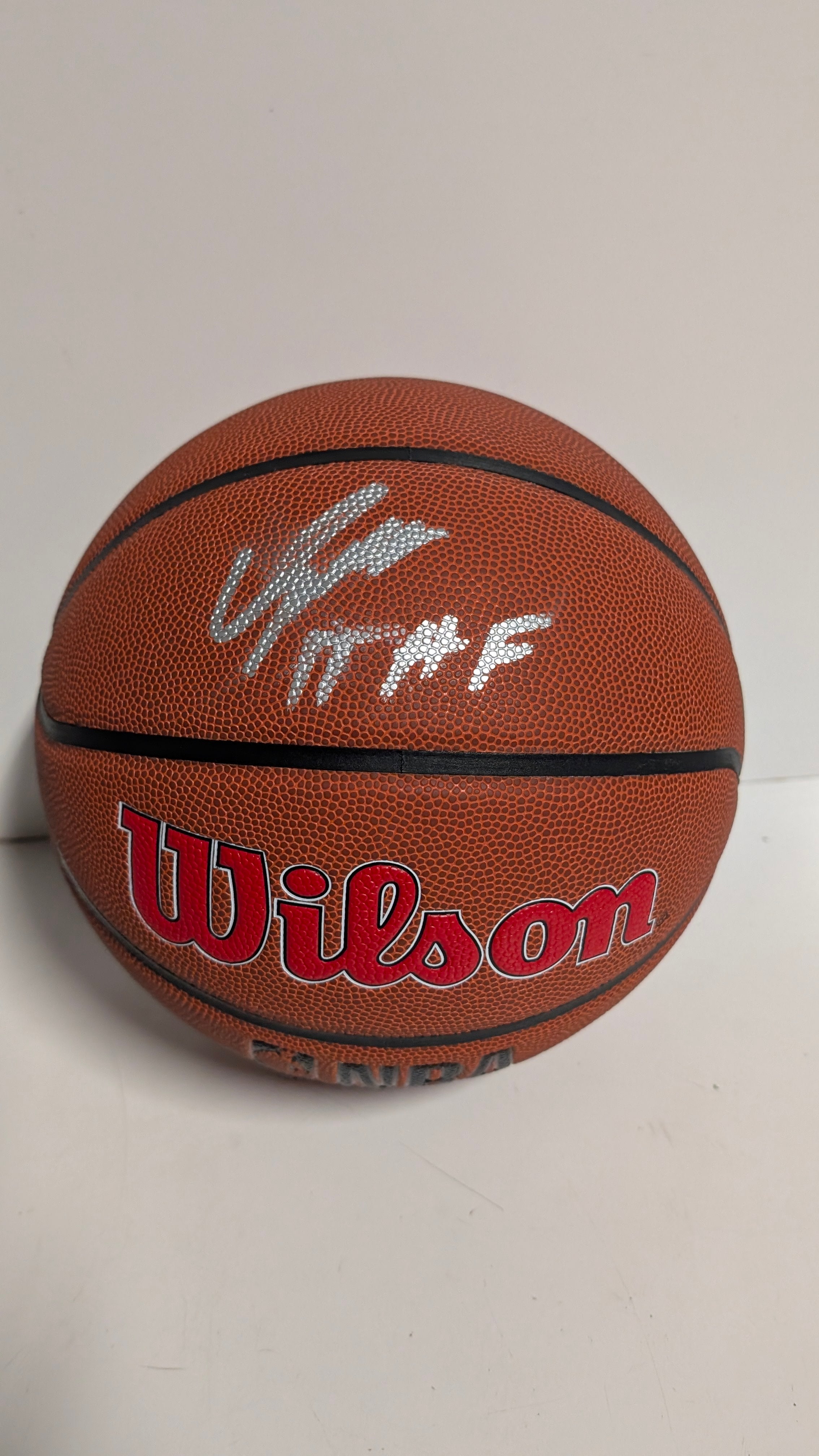 Dominique Wilkins Autograph Signed Wilson NBA Leather Basketball Beckett COA Collectible