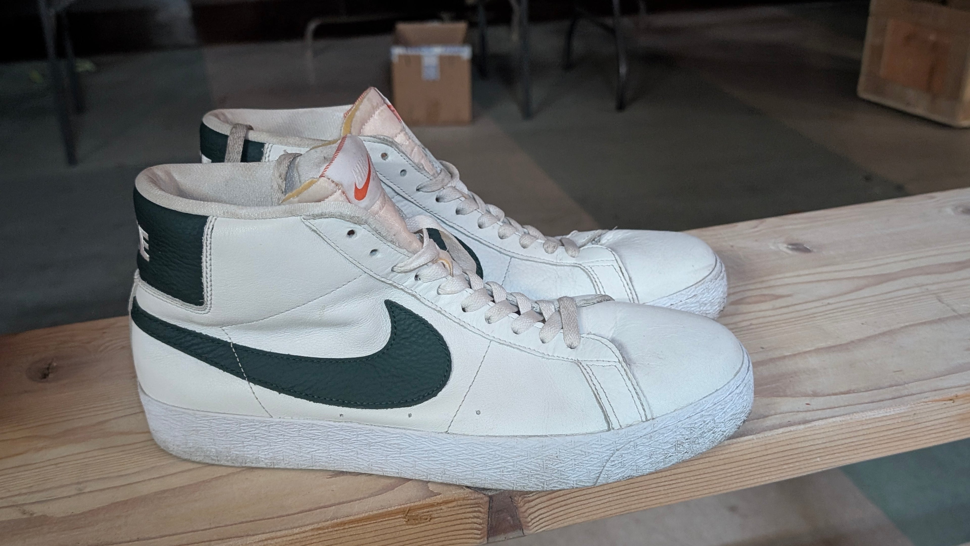 USED Nike Blazer Mid ’77 White Green Men’s Size 11.5 DR9092-100