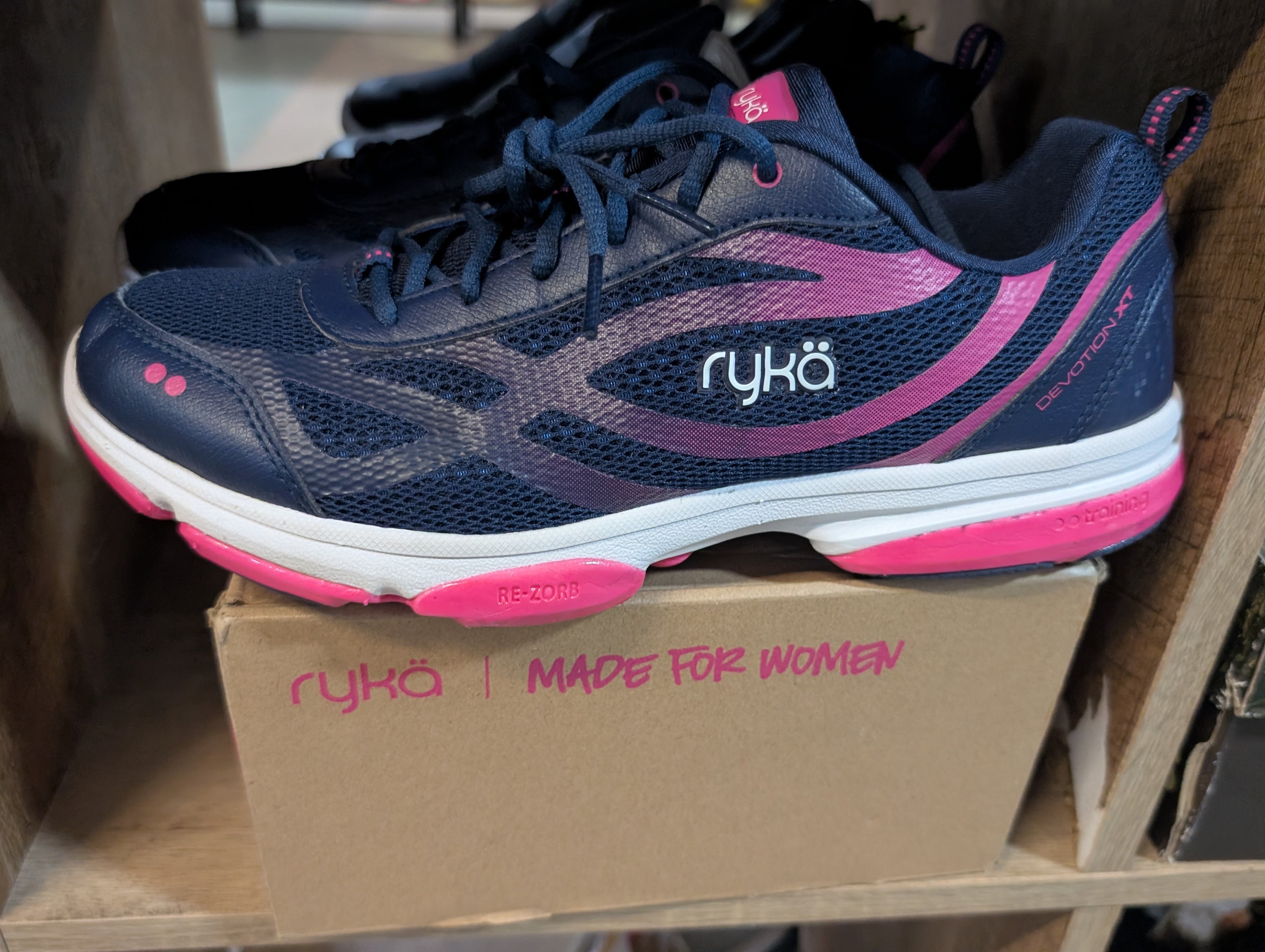 Ryka Devotion XT Womens Training Shoes Navy Pink Size 9.5M Athletic Footwear