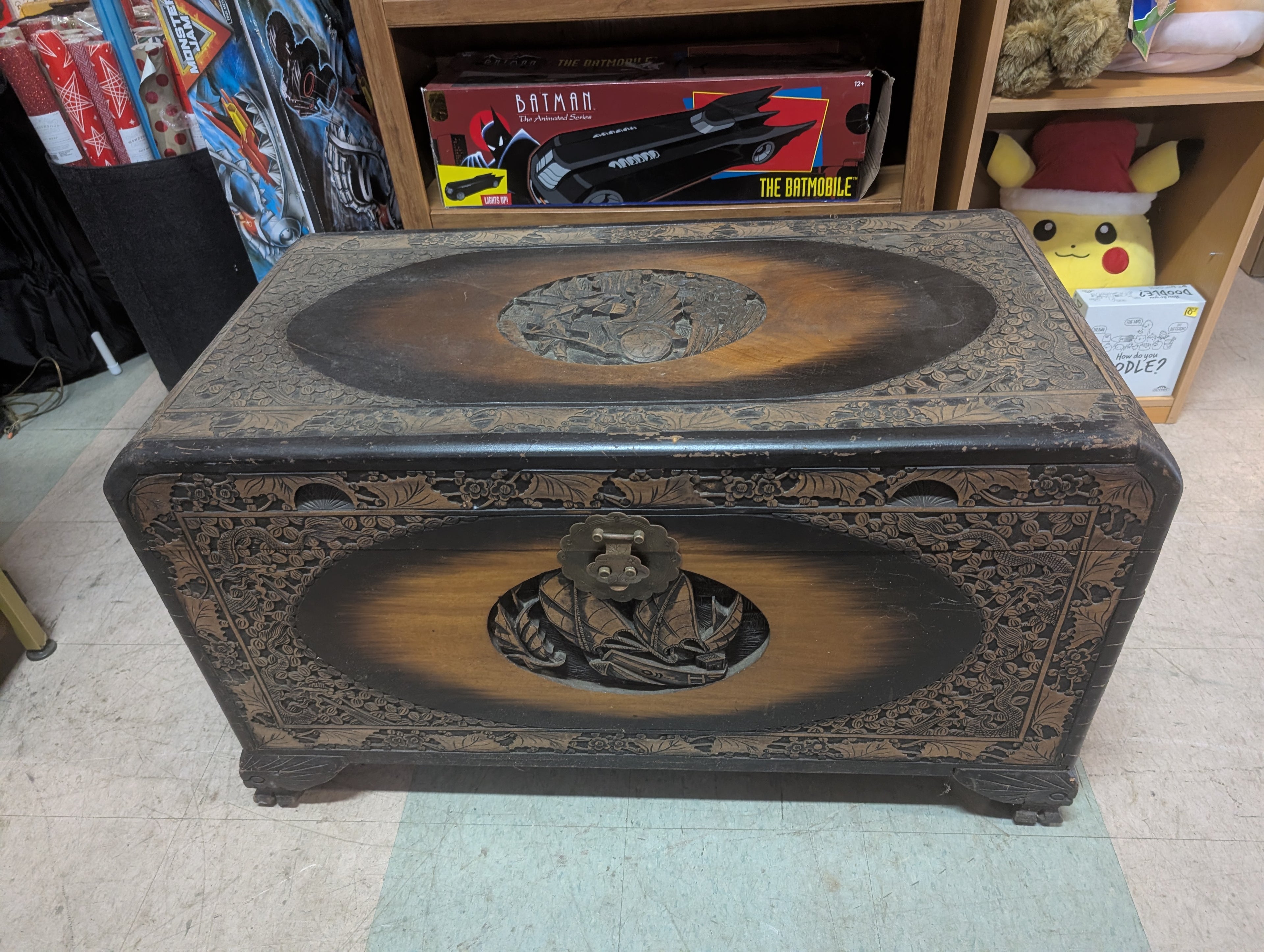 Vintage Hand Carved Wooden Storage Chest Trunk Oriental Floral Decor Furniture