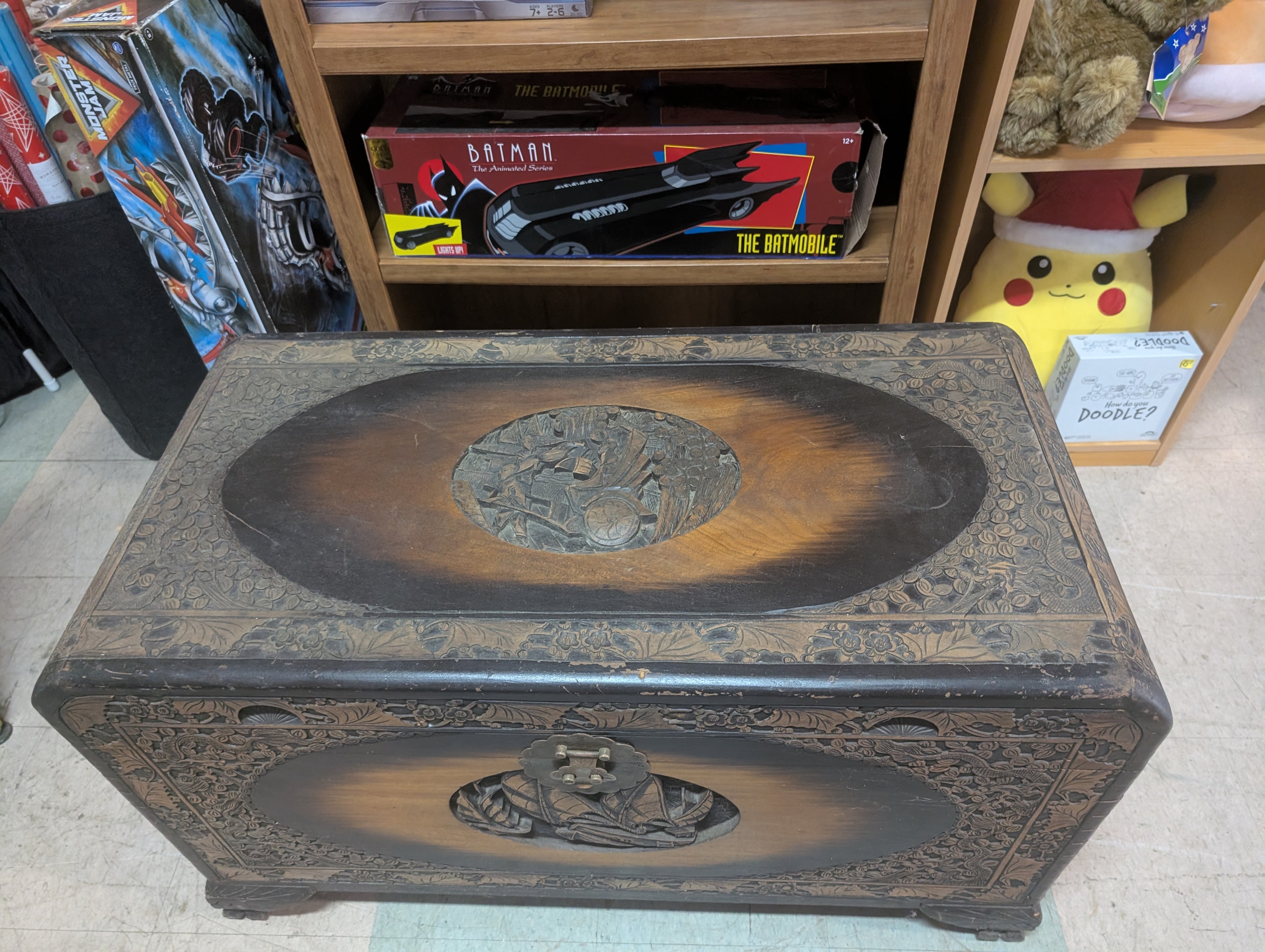 Vintage Hand Carved Wooden Storage Chest Trunk Oriental Floral Decor Furniture