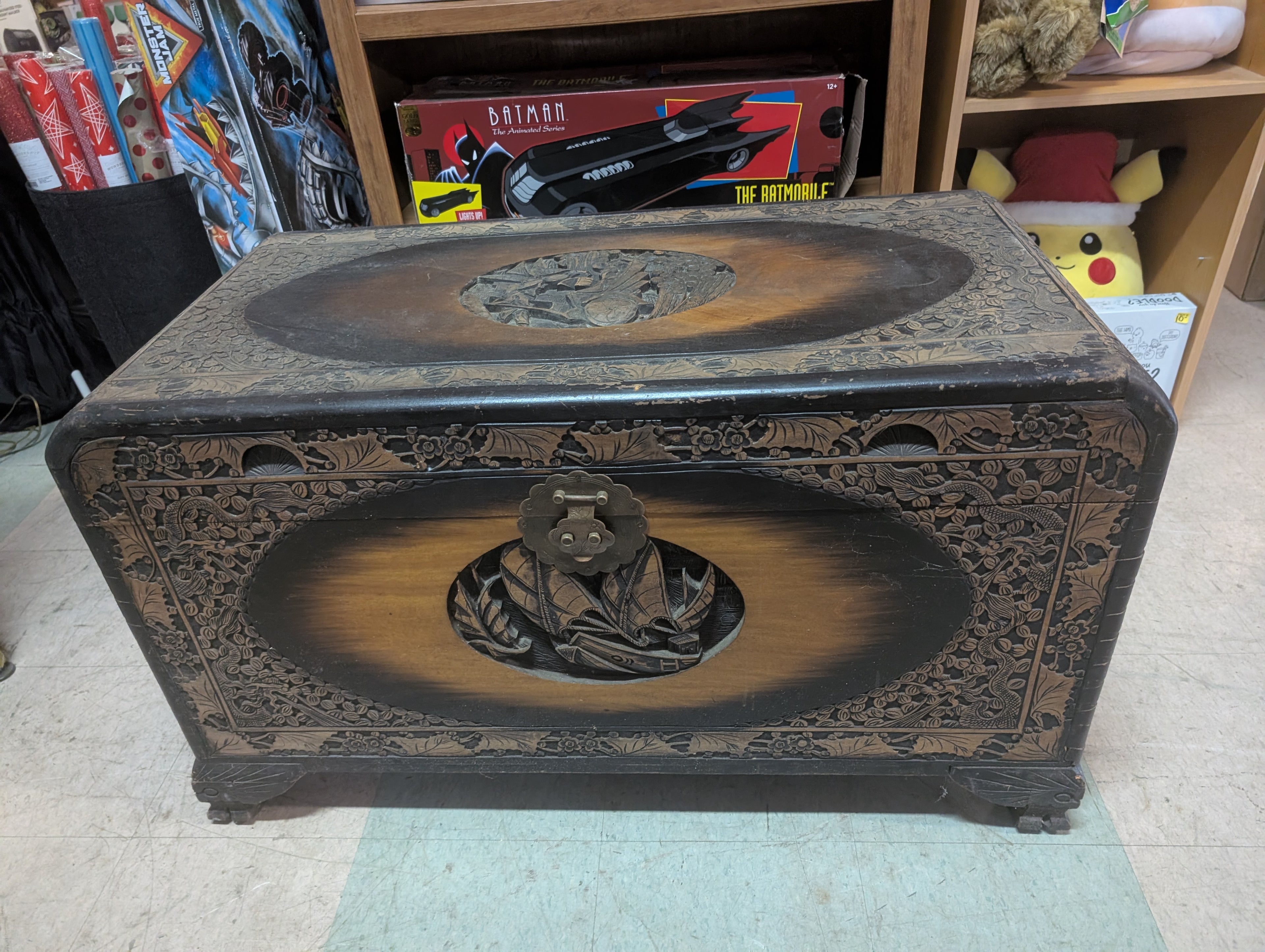 Vintage Hand Carved Wooden Storage Chest Trunk Oriental Floral Decor Furniture