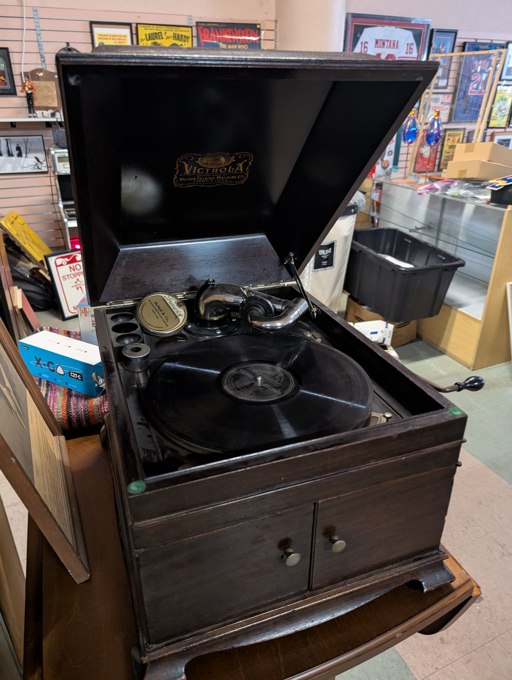 Antique Victrola Victor Talking Machine Wind Up Phonograph Record Player Cabinet