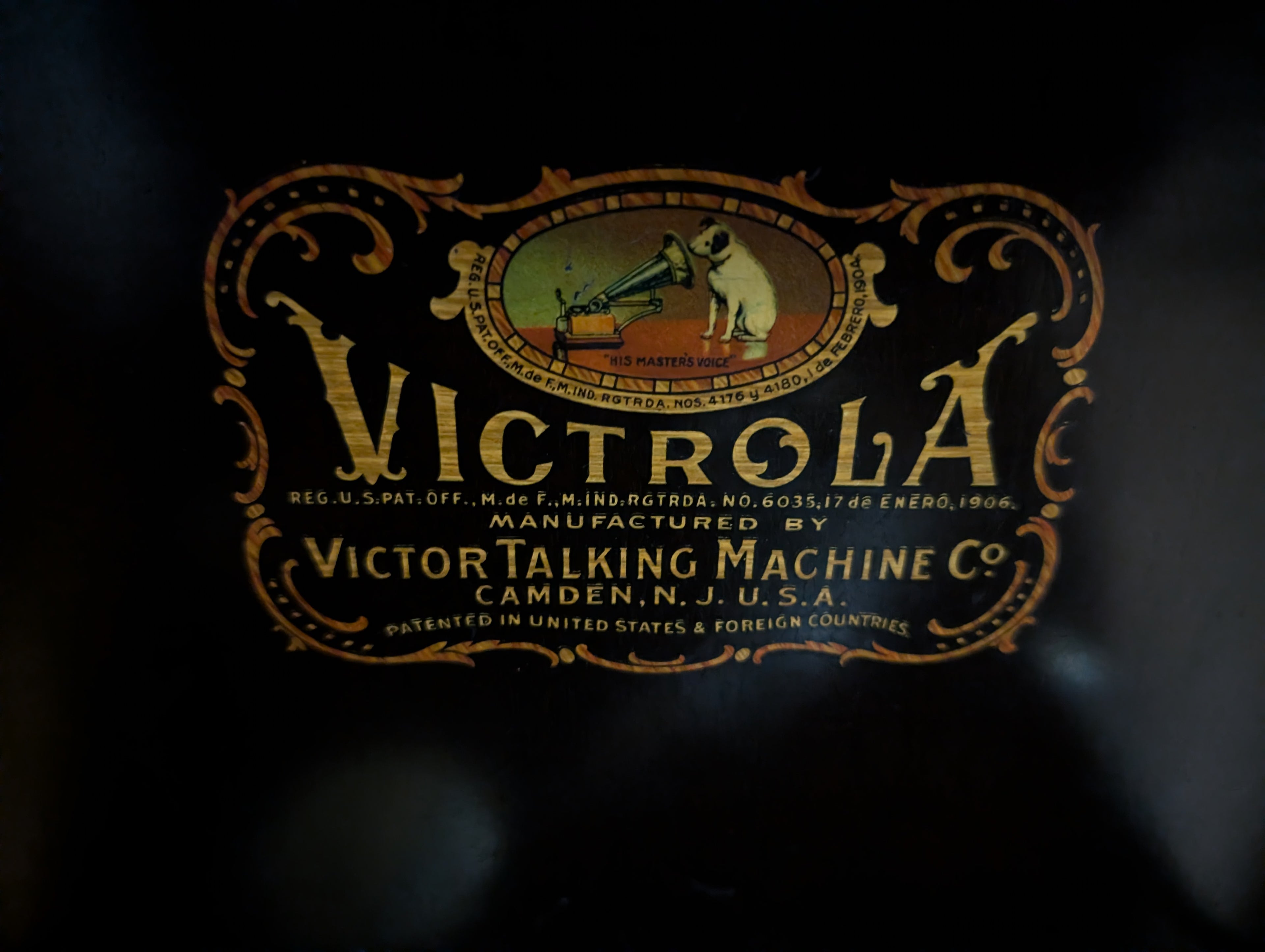 Antique Victrola Victor Talking Machine Wind Up Phonograph Record Player Cabinet