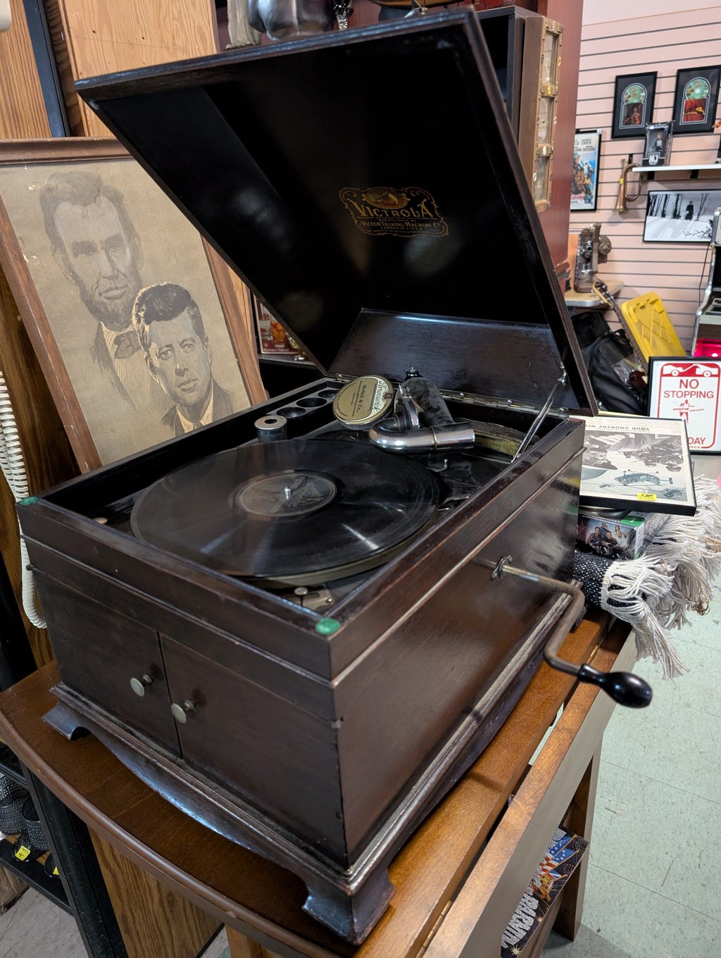 Antique Victrola Victor Talking Machine Wind Up Phonograph Record Player Cabinet