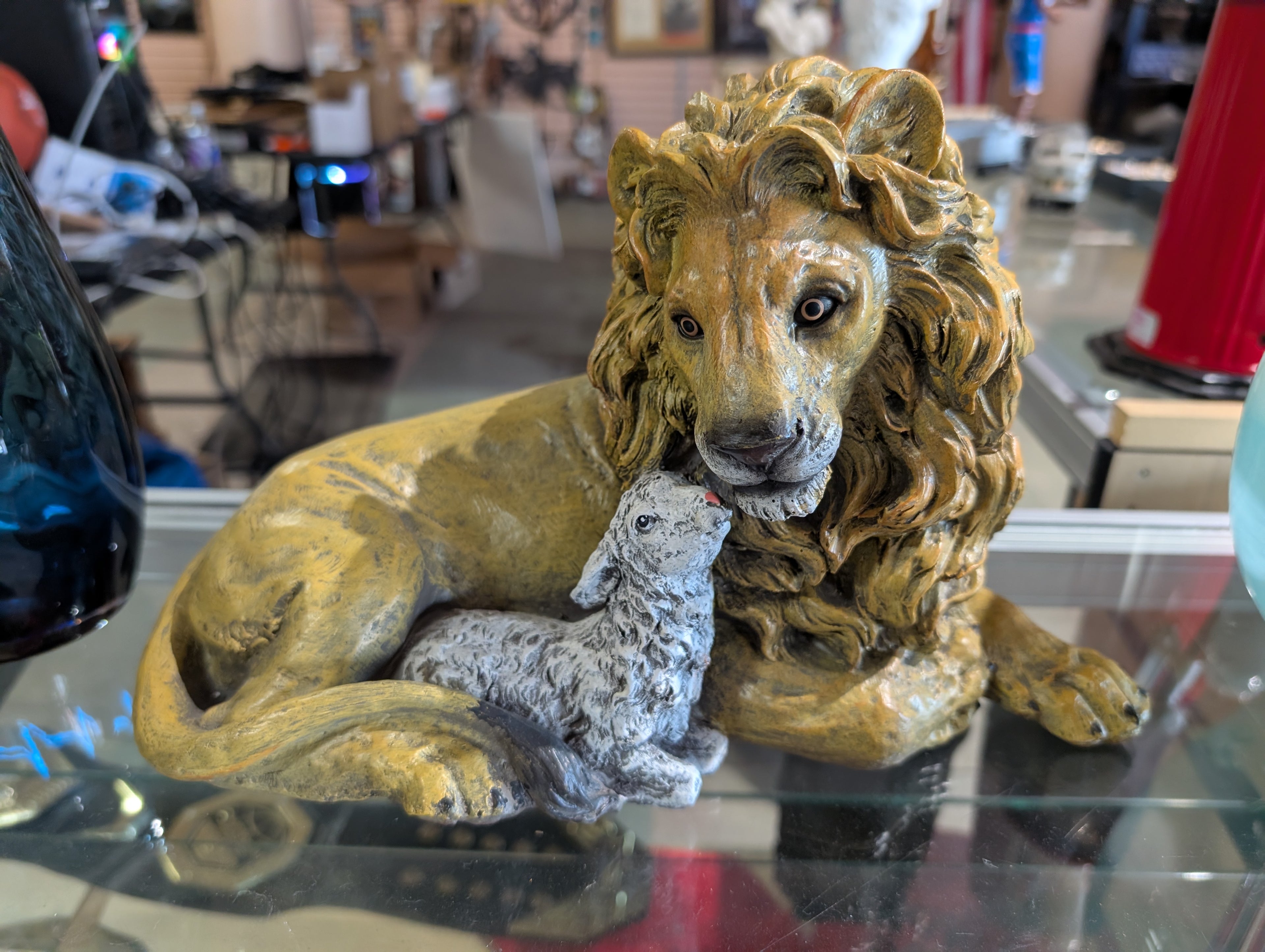 Lion And Lamb Resin Decorative Figurine Hand Painted Animal Sculpture Display Art