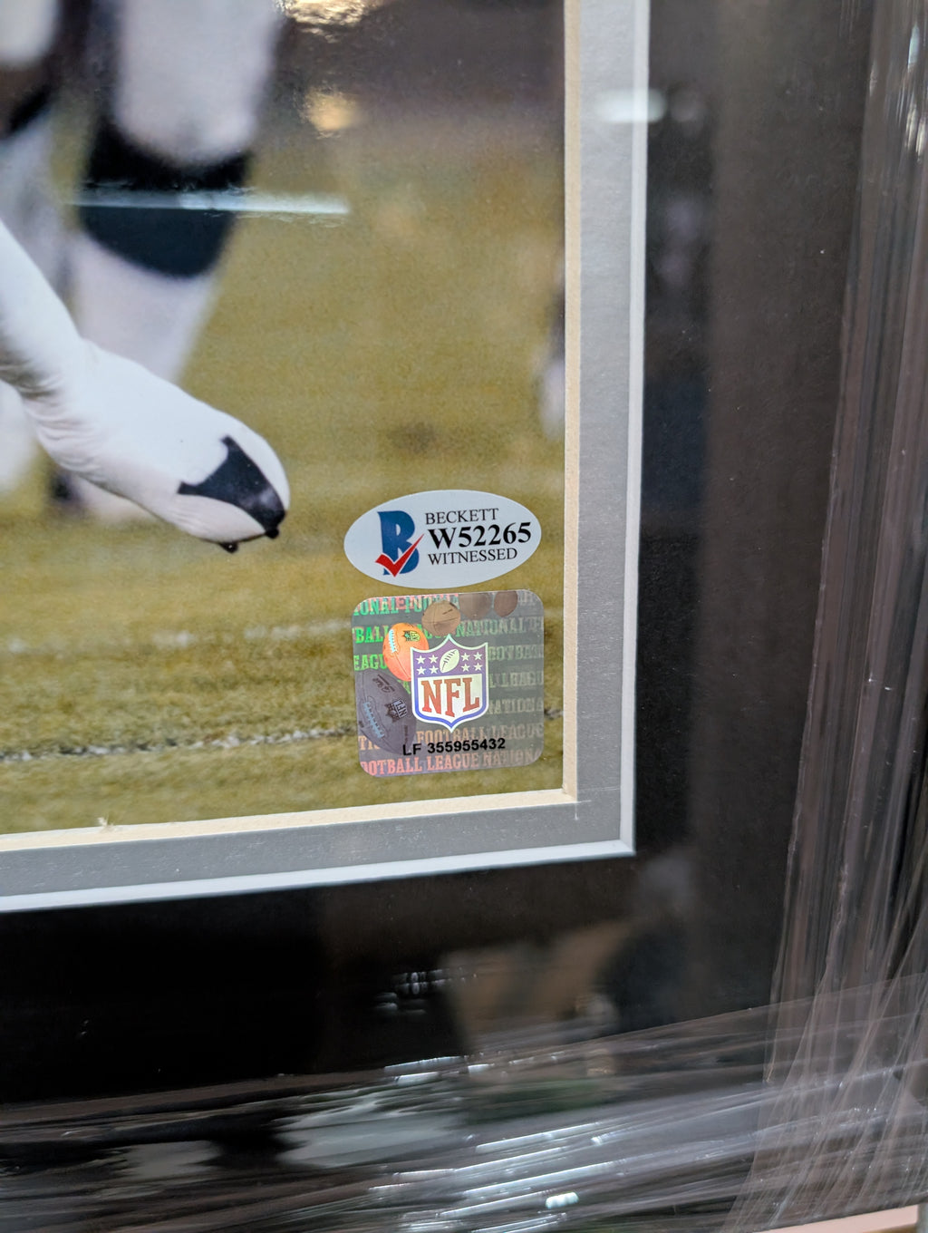 Tim Brown Signed Oakland Raiders Framed NFL Action Photo Beckett Witnessed Autograph