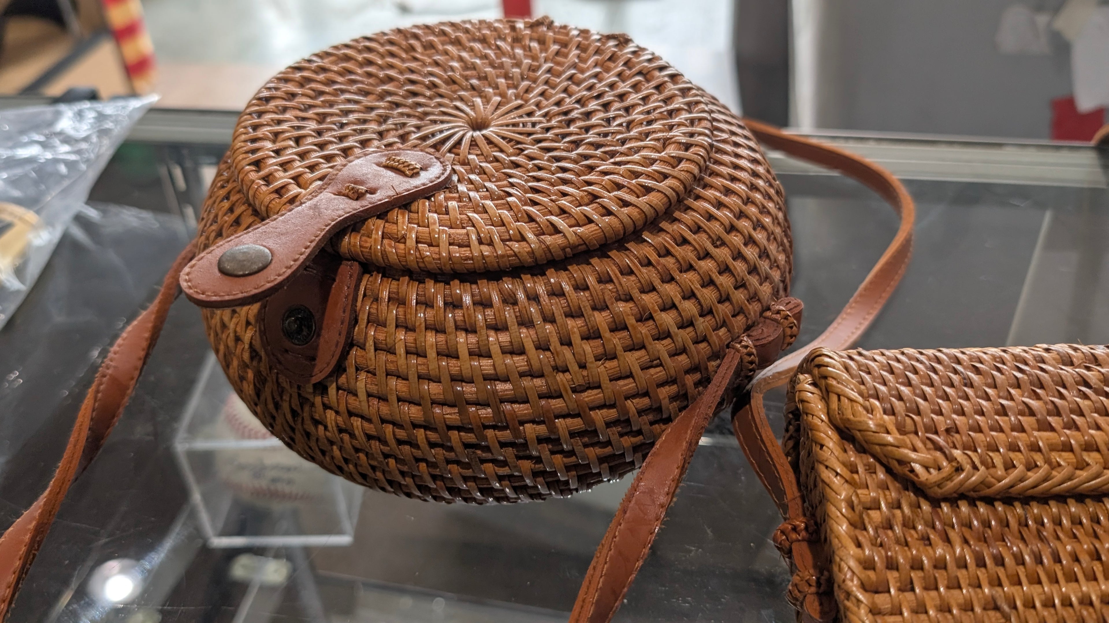 Vintage Round Woven Rattan Crossbody Purse Natural Straw Handbag Leather Strap