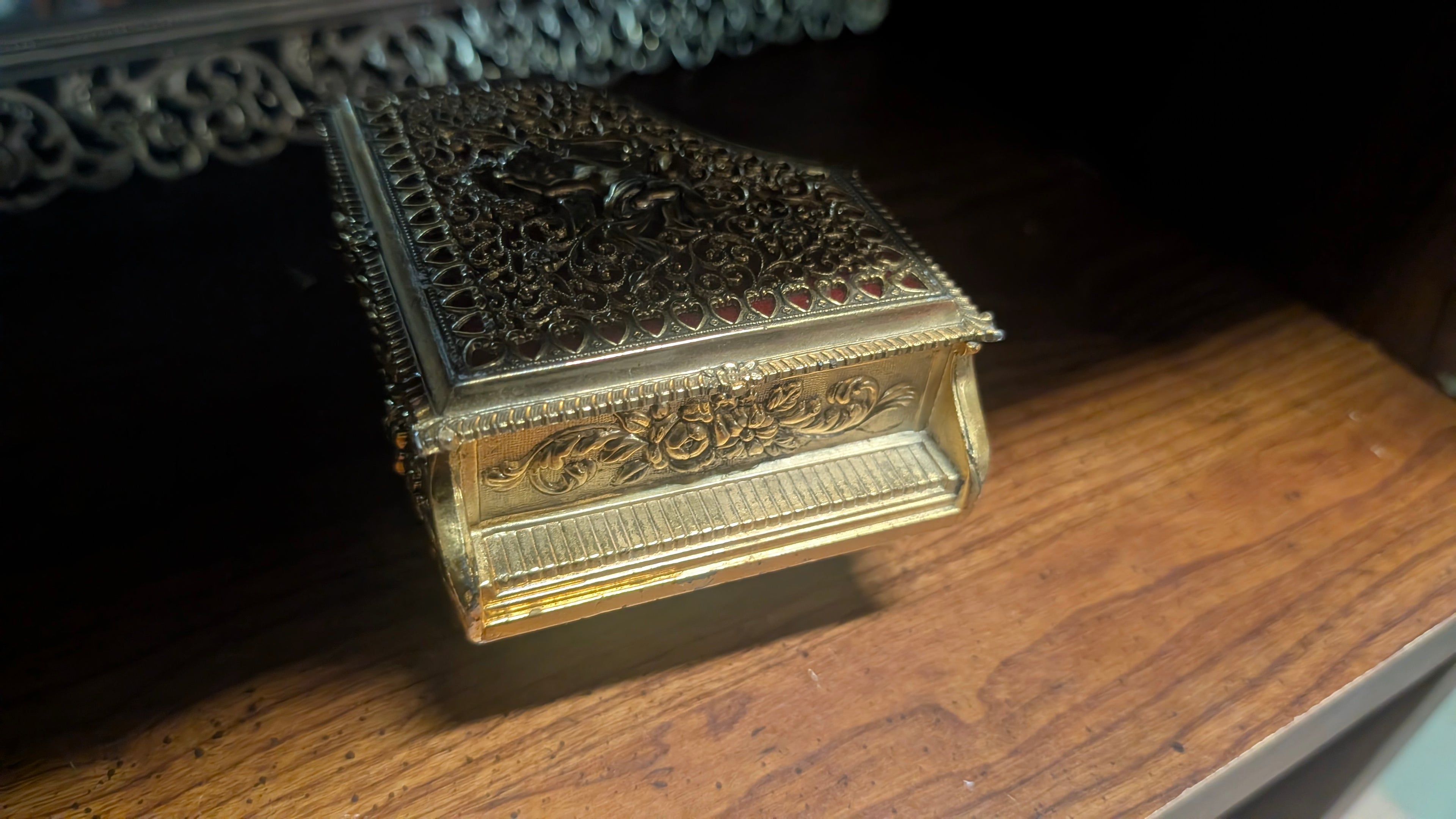 Vintage Ornate Gold Tone Jewelry Trinket Box Embossed Heart Filigree Design
