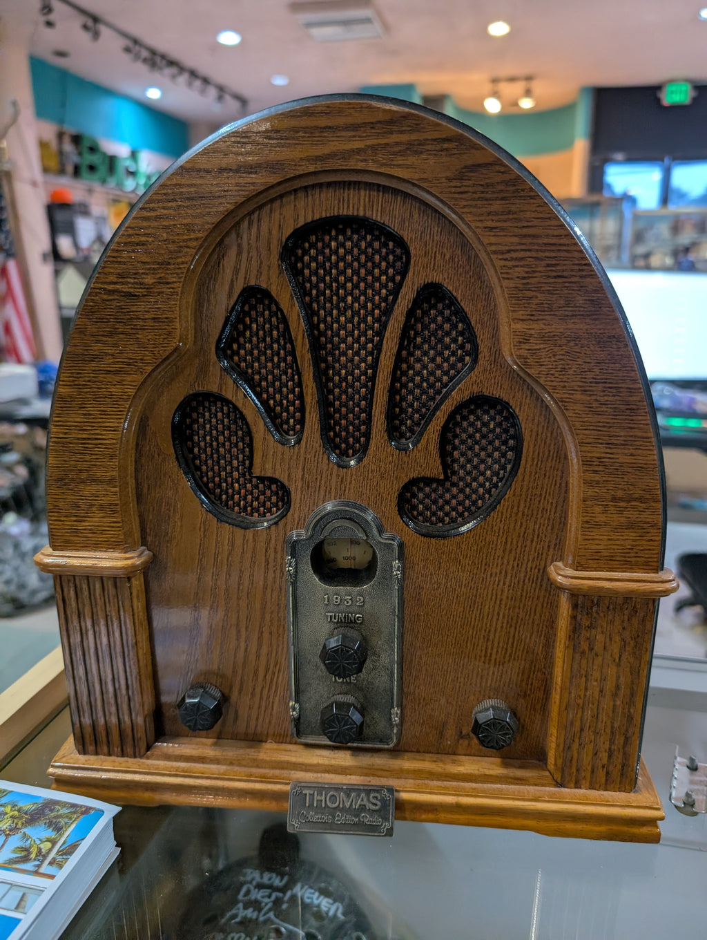 Thomas Collector’s Edition 1932 Cathedral Style Wooden AM FM Radio Display