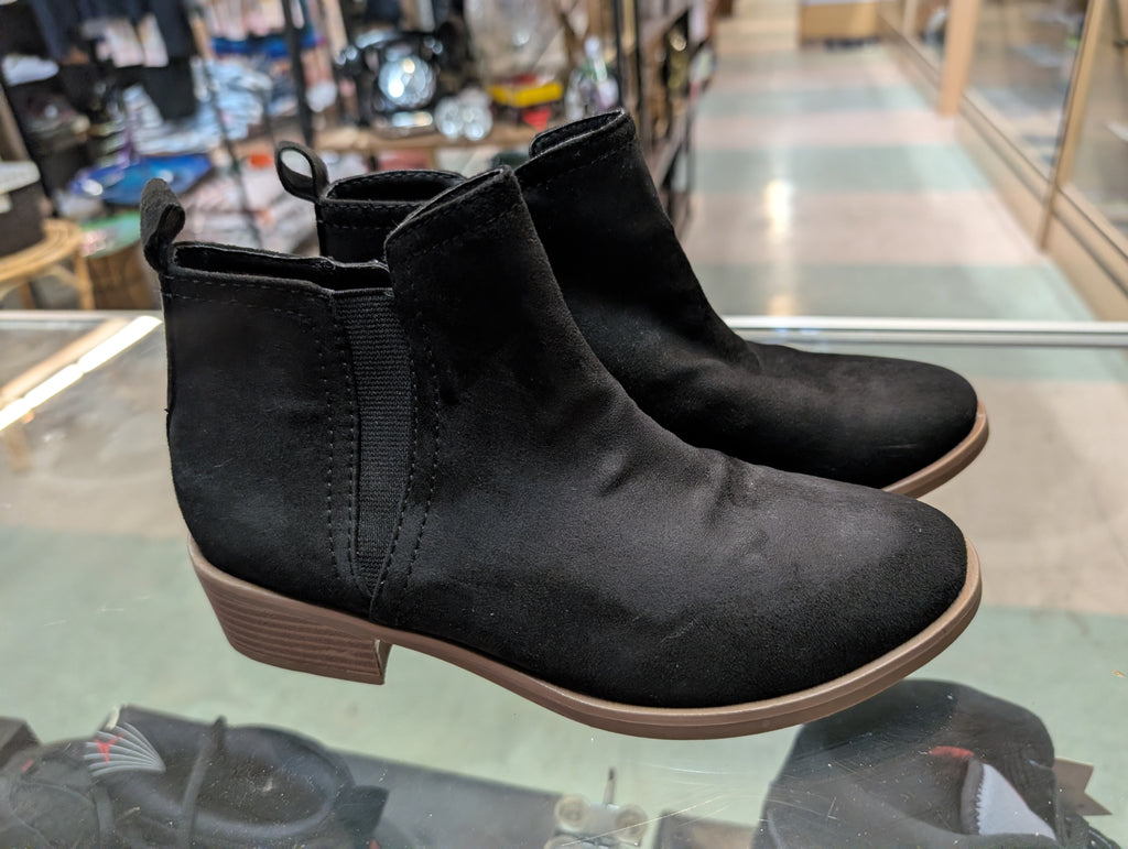Women’s Black Faux Suede Chelsea Ankle Boots Size 6.5 Low Heel Pull On Style