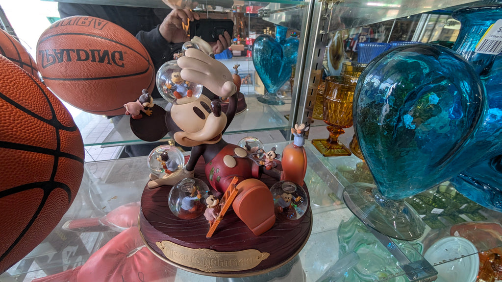 Vintage Disney Mickeys Nightmare 1998 Snowglobe Figurine Collectible Display