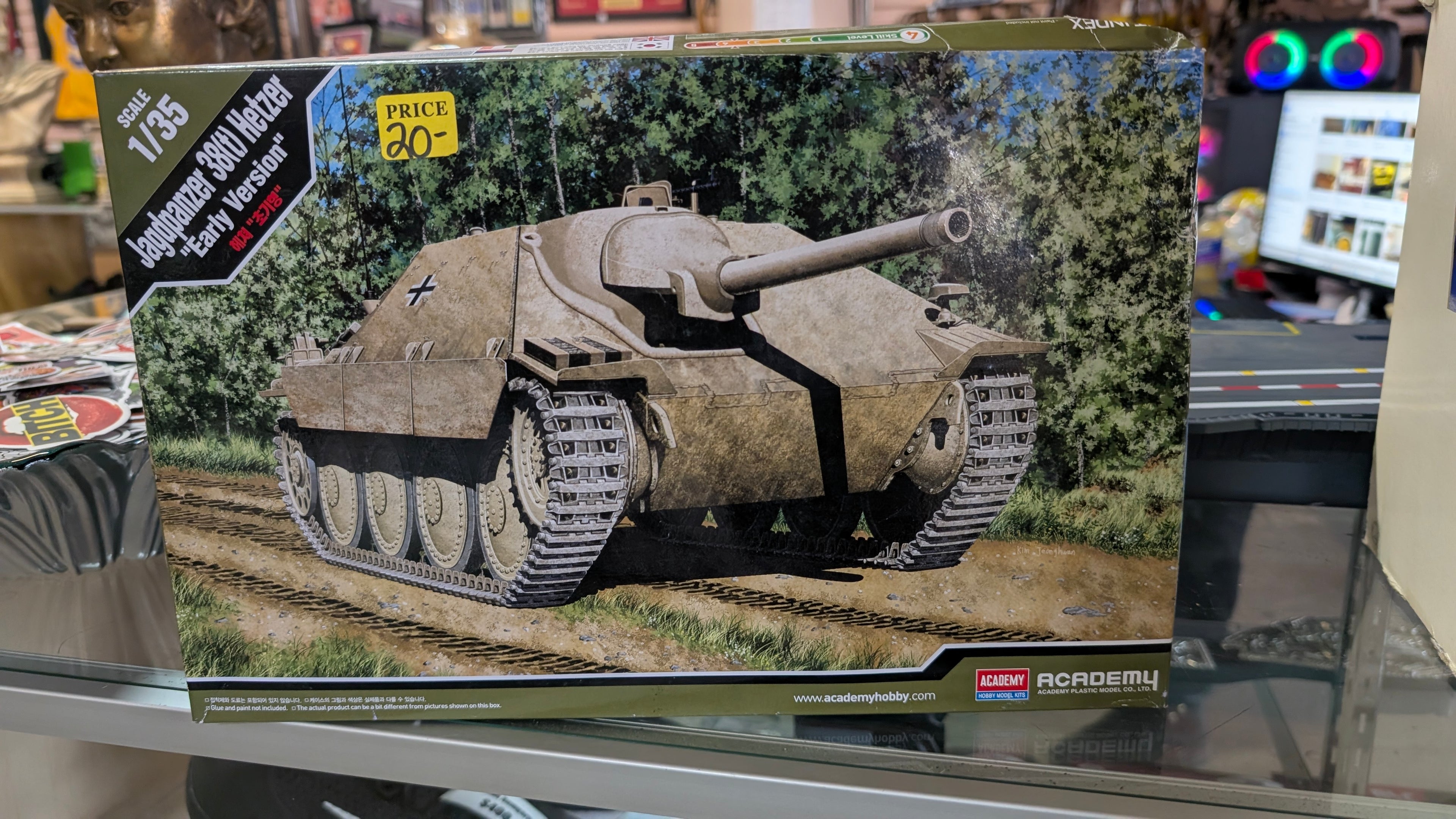 Vintage Academy 1/35 Jagdpanzer 38t Hetzer Early Version Plastic Model Kit