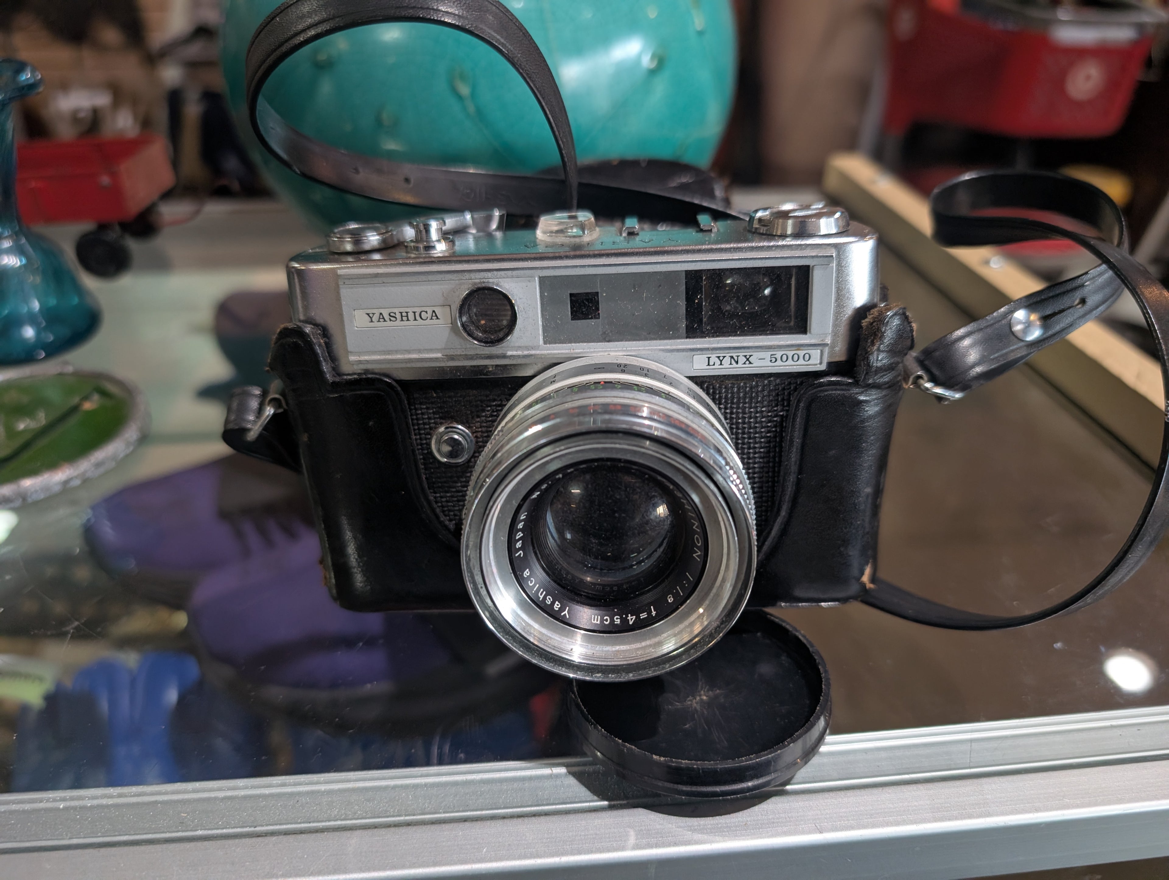 Vintage Yashica Lynx 5000 35mm Film Camera 45mm Lens Retro Collectible