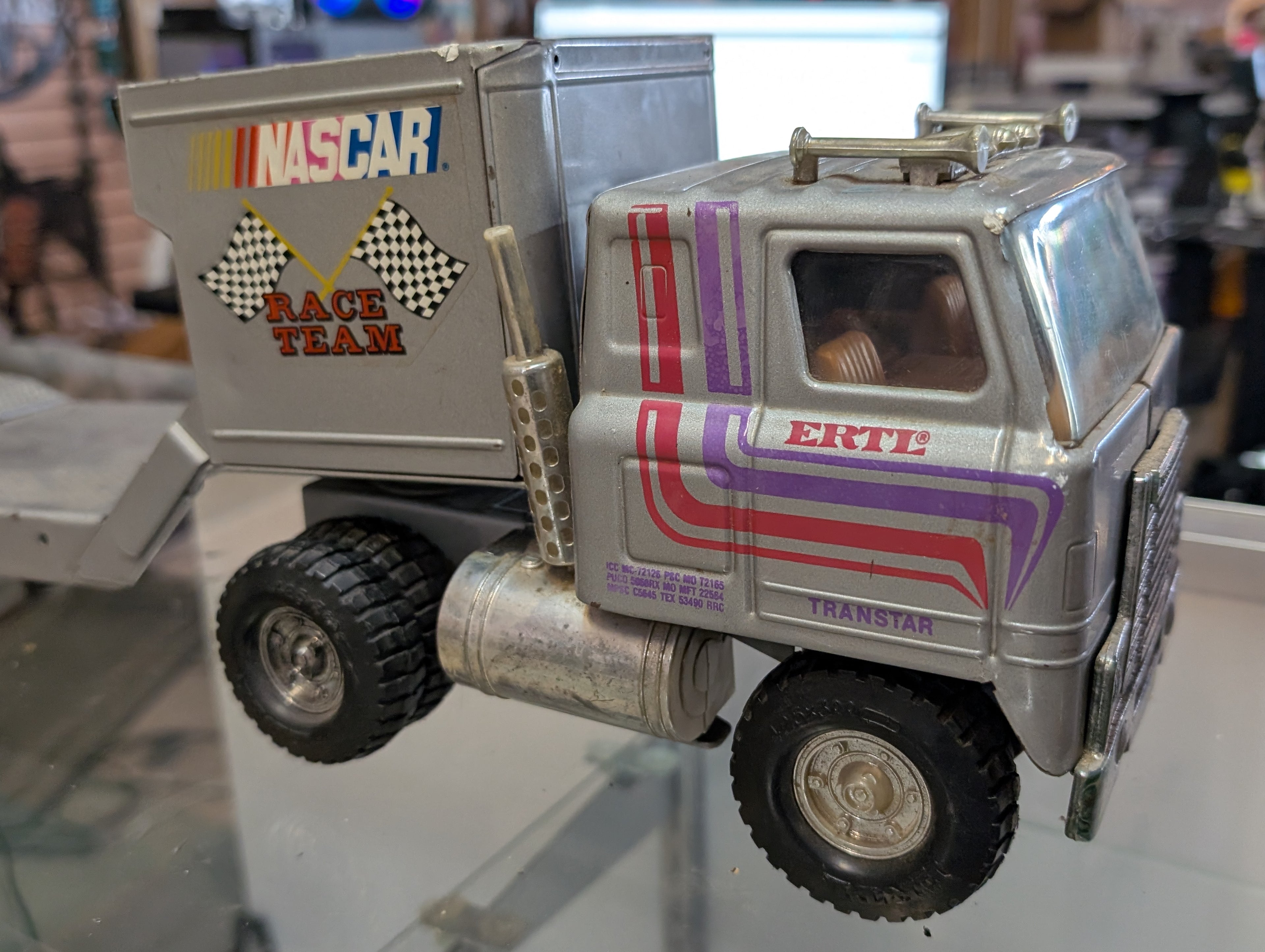 ERTL NASCAR RACE TEAM Vintage 1979 Pressed Steel Transtar Semi & Trailer hauler