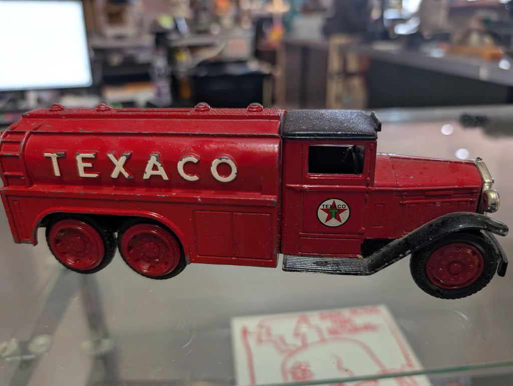 Vintage Texaco Collector Bank Series #7 1930 Diamond T Fuel Tanker