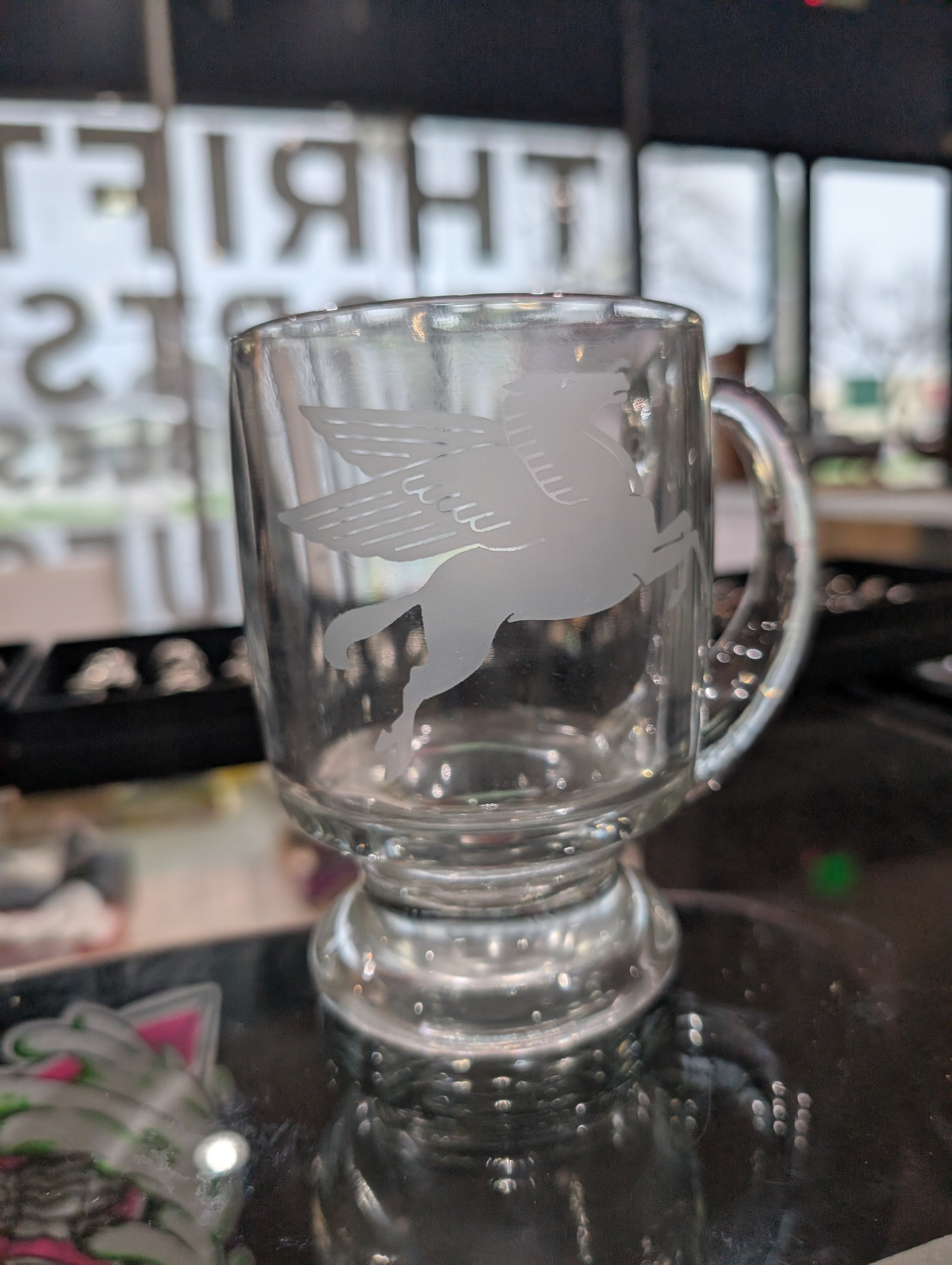 Vtg MOBIL Gas Oil PEGASUS Coffee Beer Pint Glass Mug Footed Etch Fly Horse Logo
