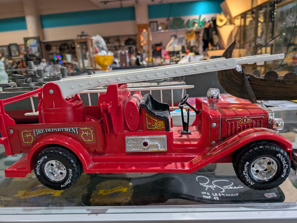 Vintage Nylint Classics Aerial Hook Ladder Fire Truck No 3010 Collectible
