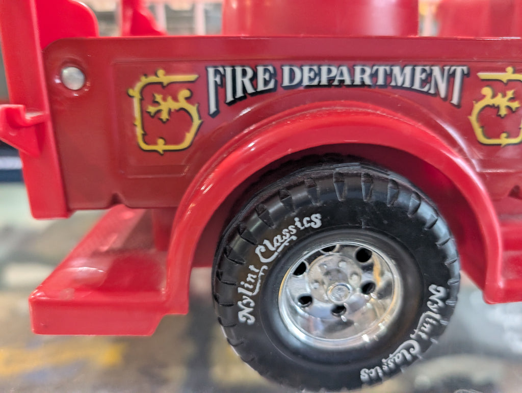 Vintage Nylint Classics Aerial Hook Ladder Fire Truck No 3010 Collectible