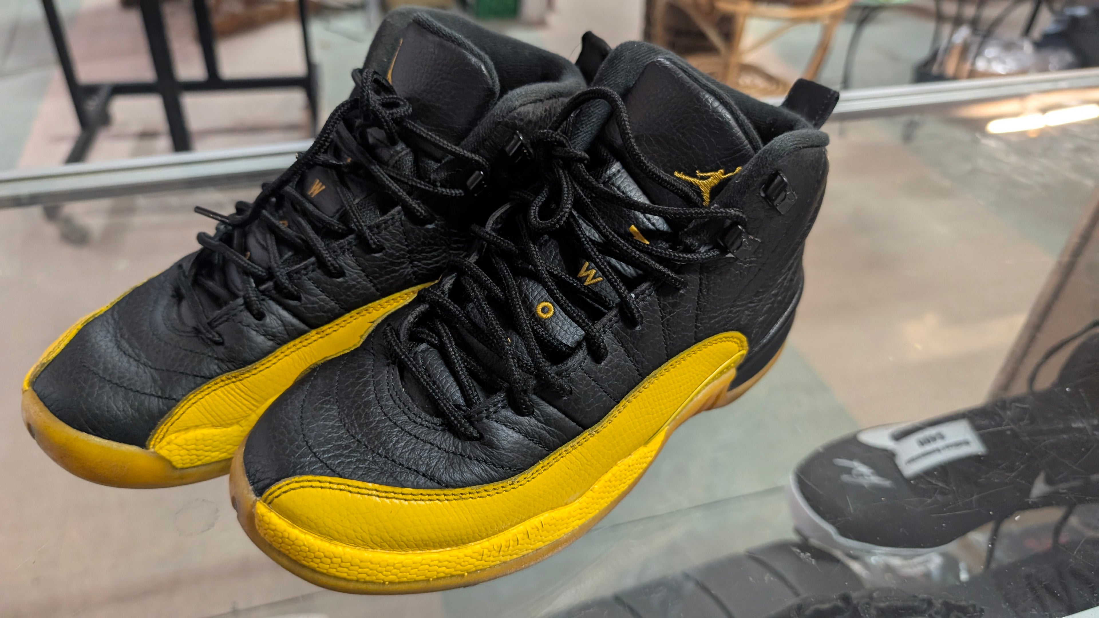 Air Jordan 12 Retro Black University Gold Mens Size 7Y 153265070