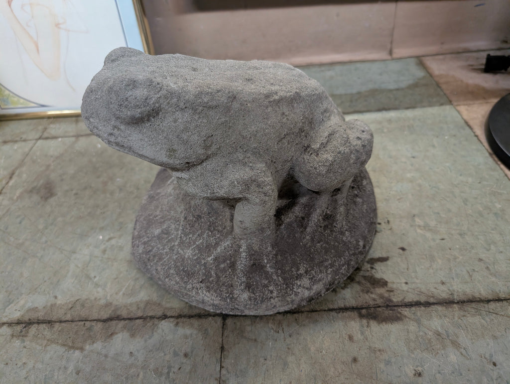 Outdoor Concrete Frog Garden Statue Yard Art Patio Lawn Decor