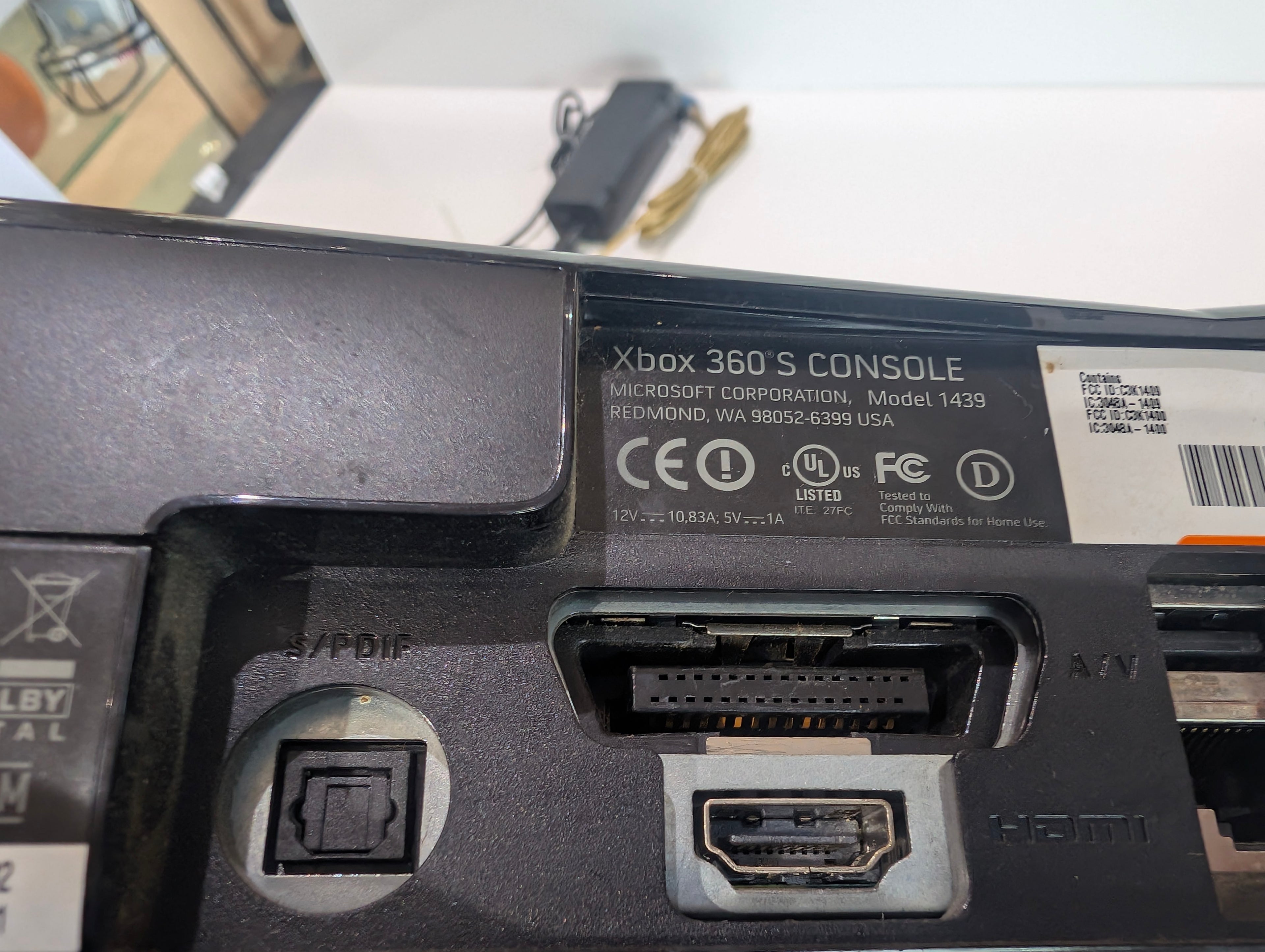 Microsoft Xbox 360 S Model 1439 Black Console With Controller Cables